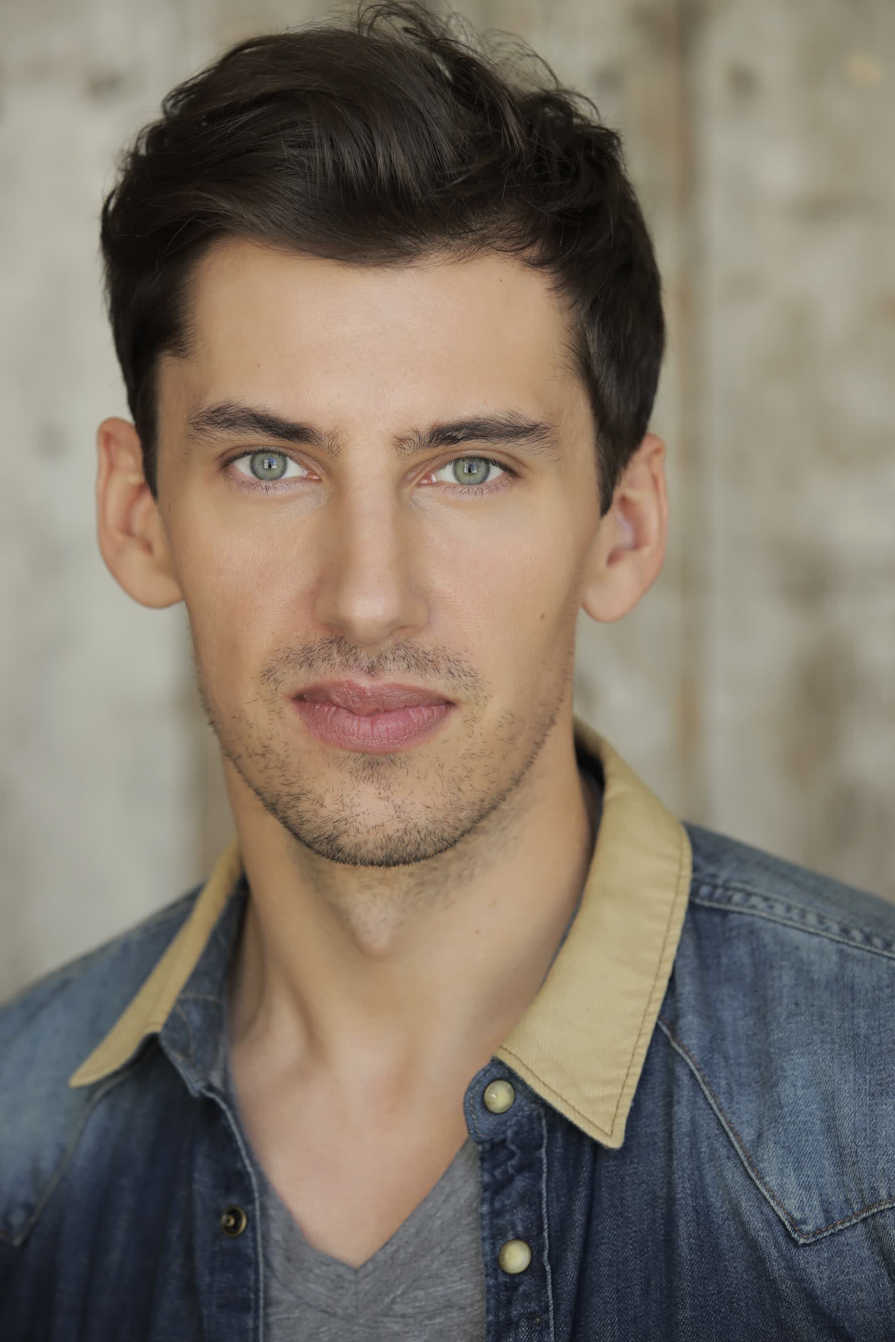 actor Aaron Schroeder large photo