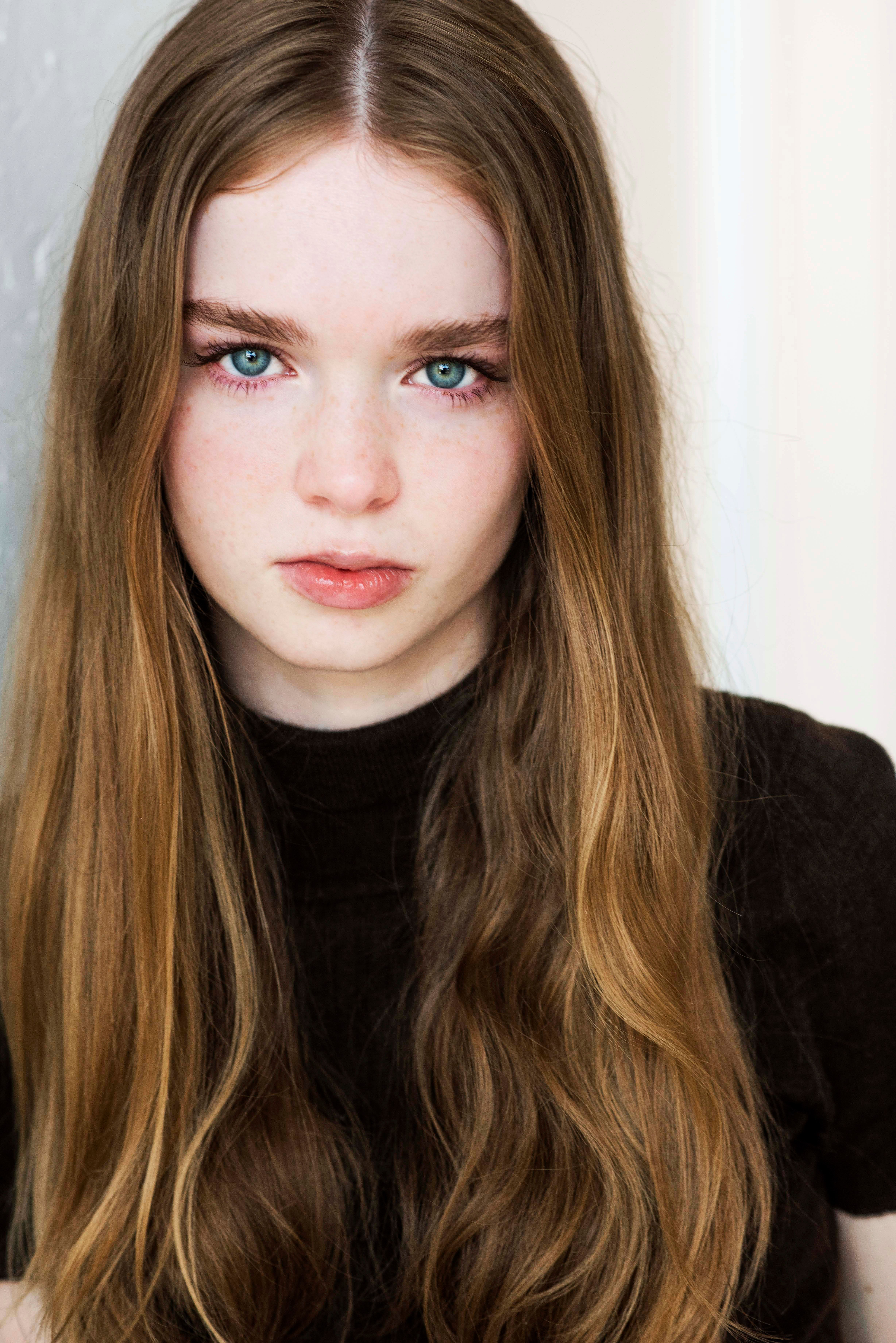 actor Summer H. Howell large photo