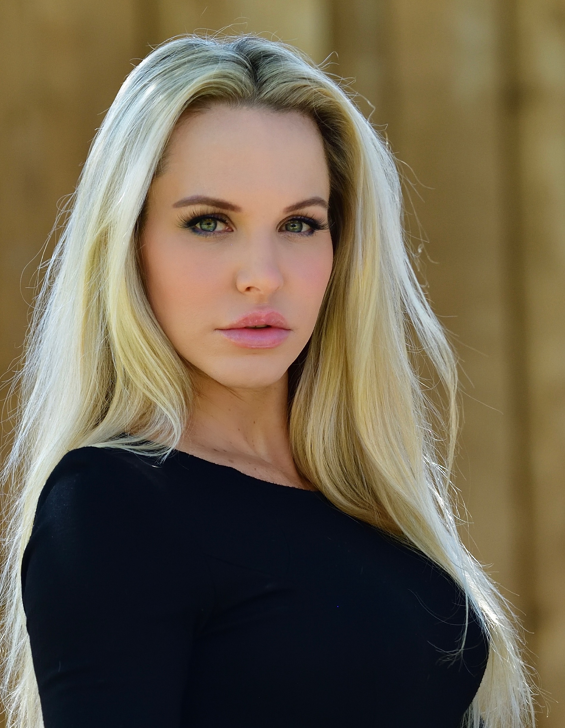 actor Erin Marie Garrett large photo