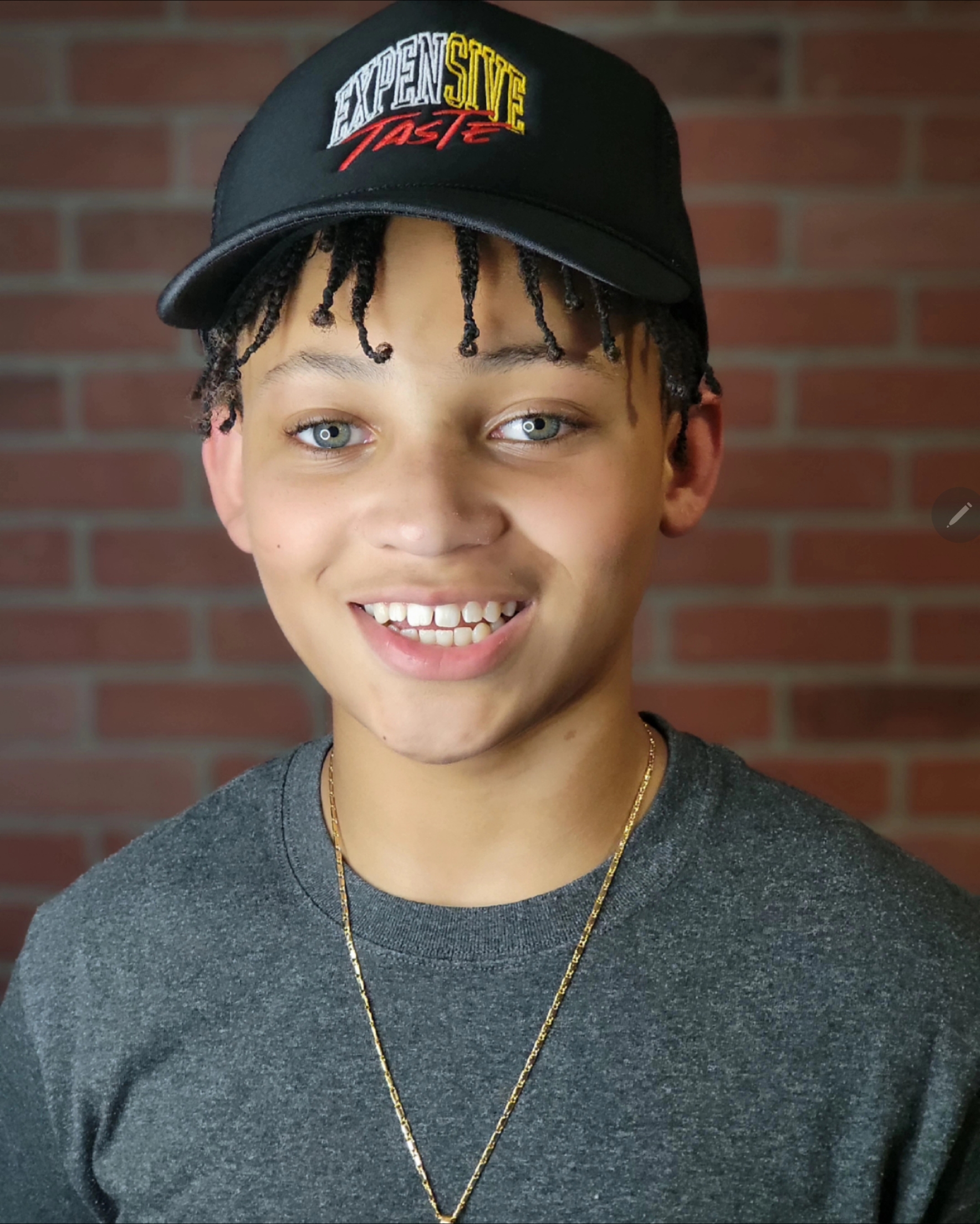 actor Zae'on James large photo