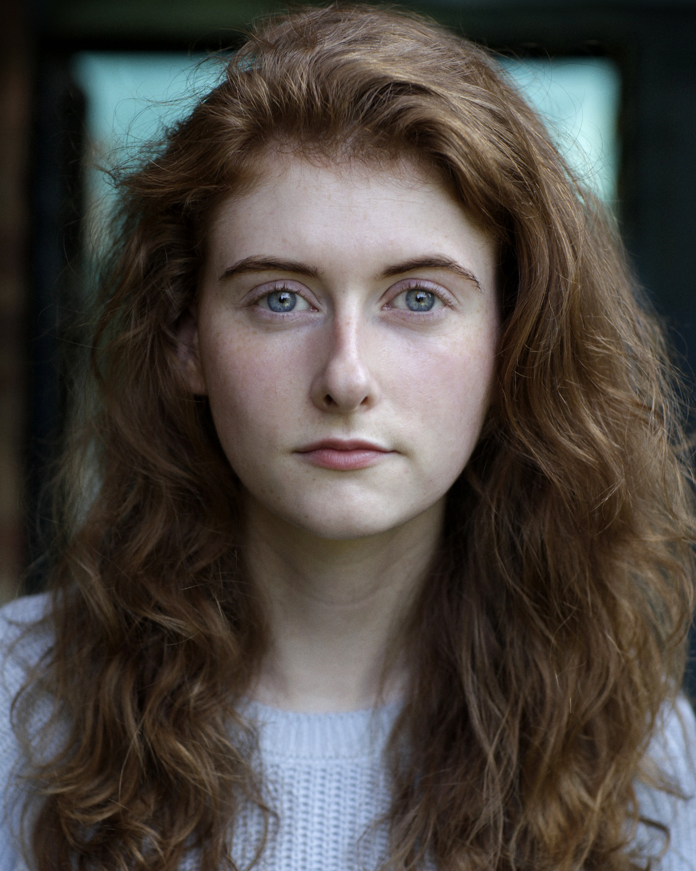 actor Faye Daveney large photo