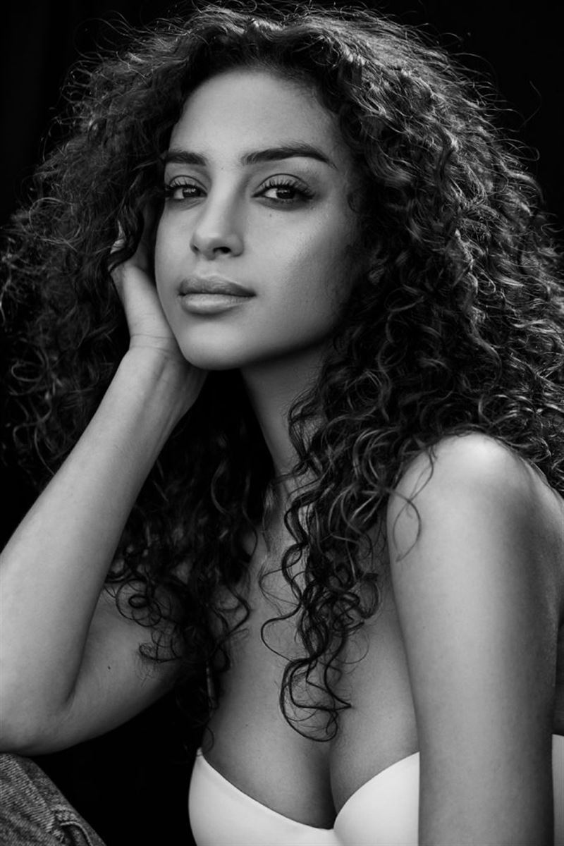 actor Soraya Azzabi large photo