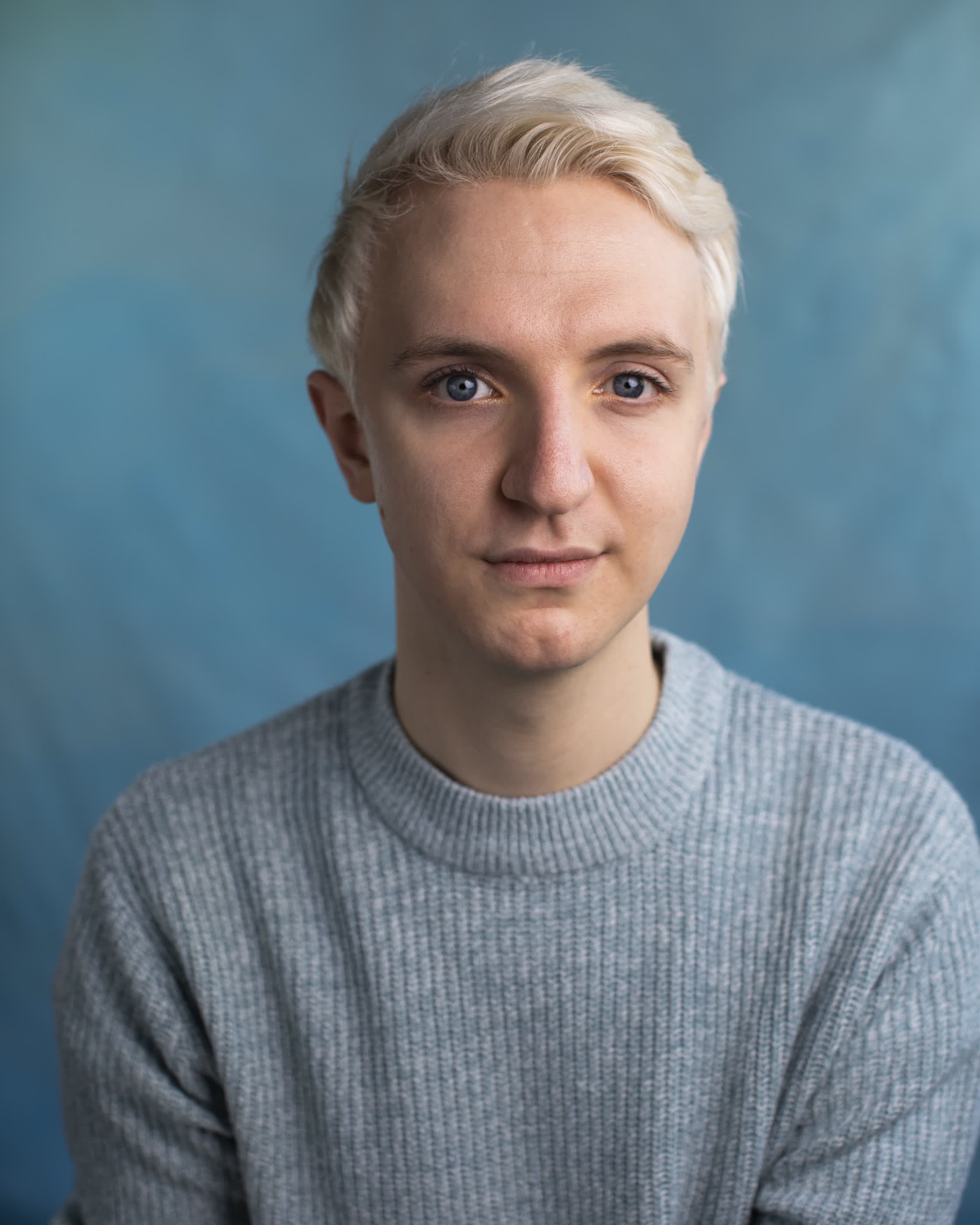 actor Elliott Wooster large photo