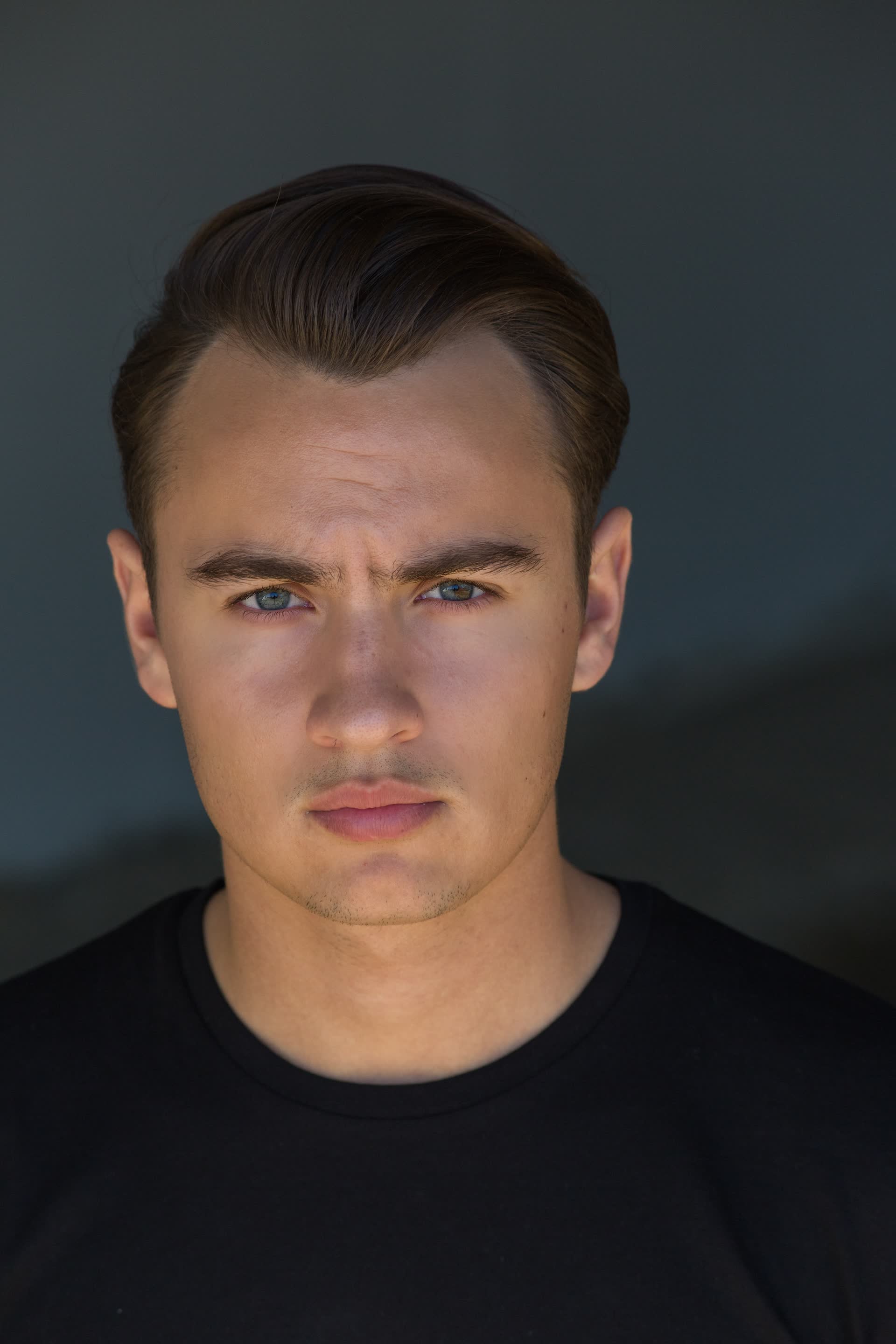 actor Brandon Thomas Lee large photo