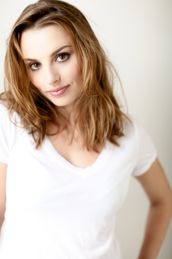 actor Olivia Gilliatt large photo