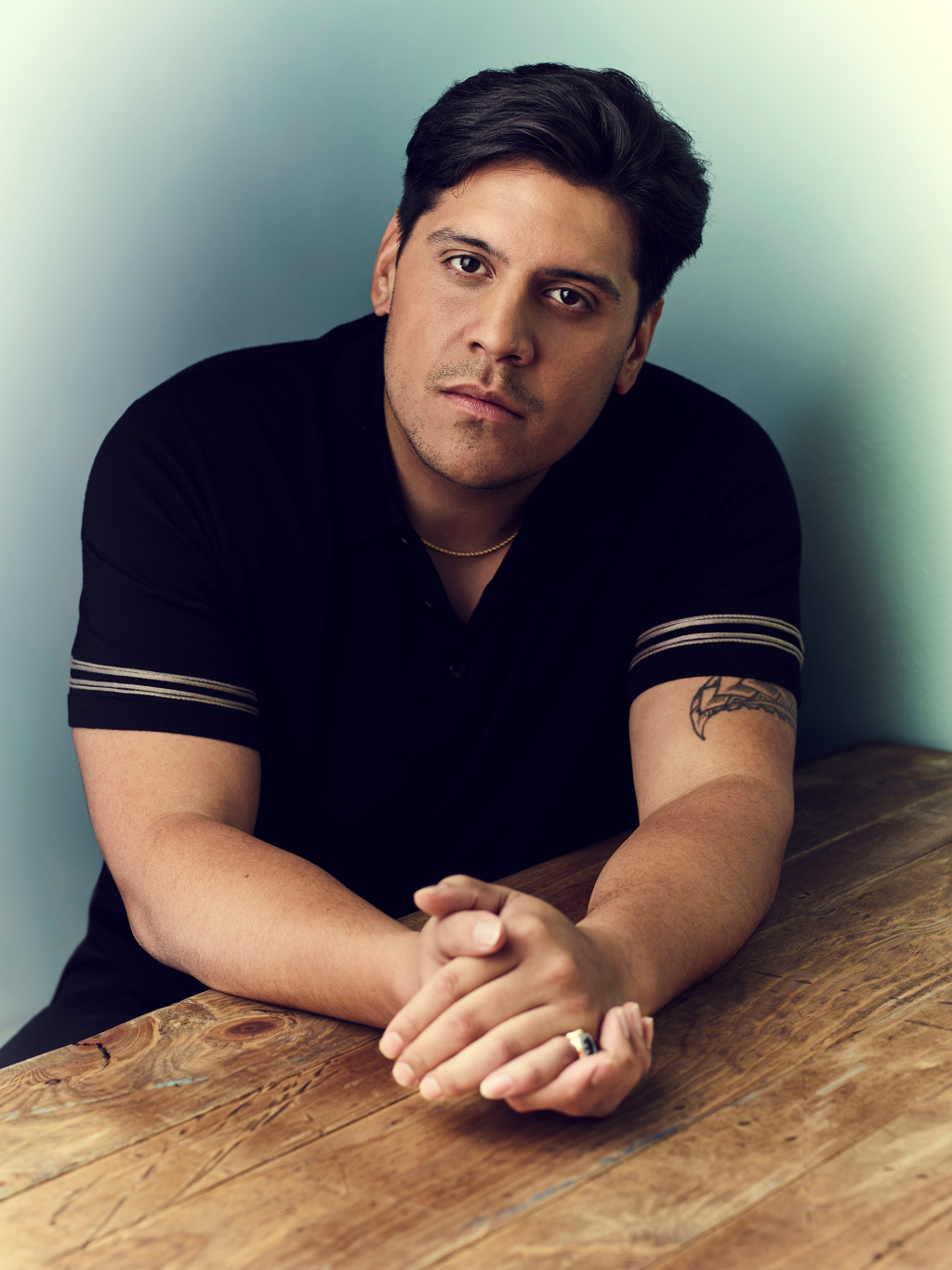 actor Samson Moeakiola large photo