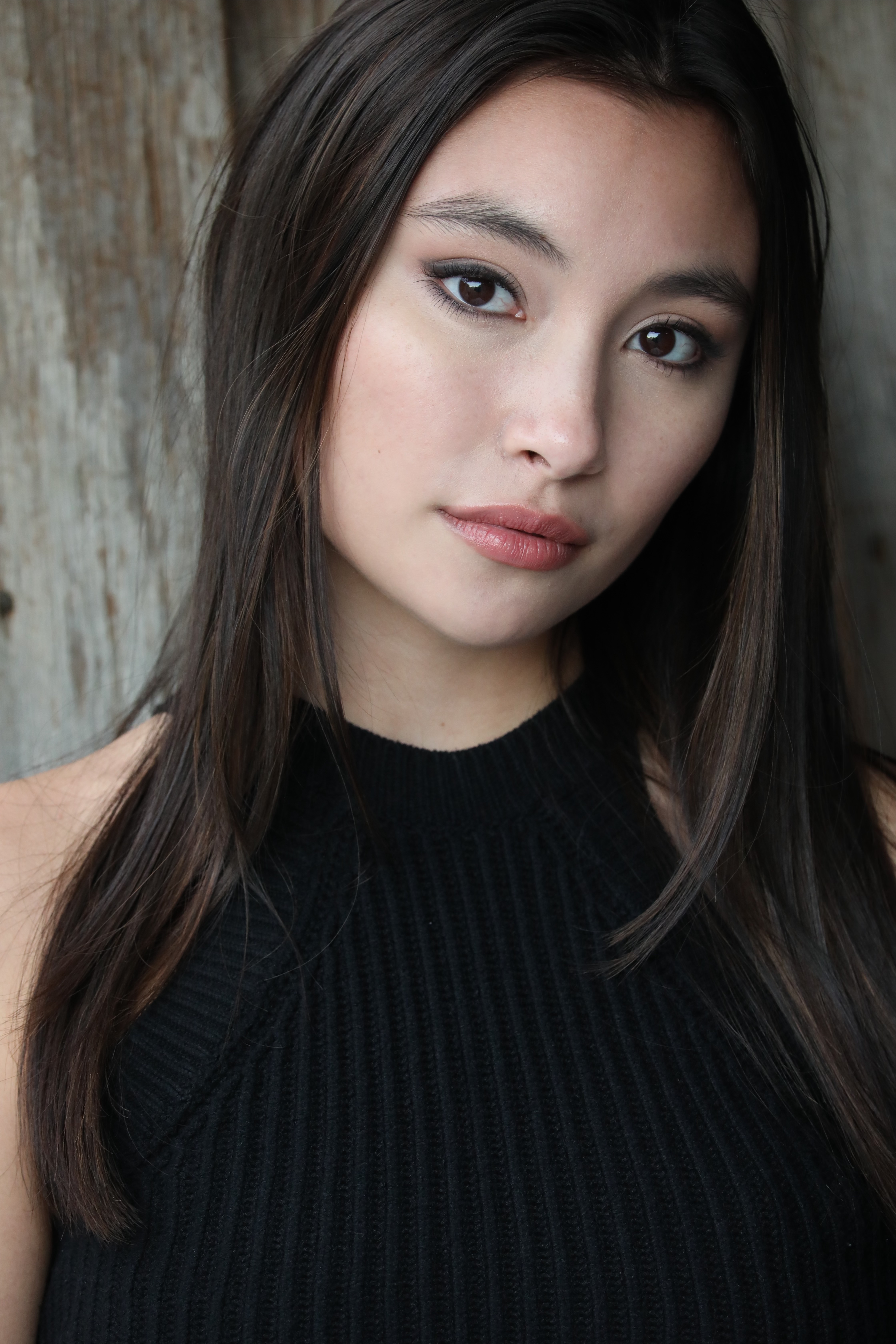 actor Miya Horcher large photo