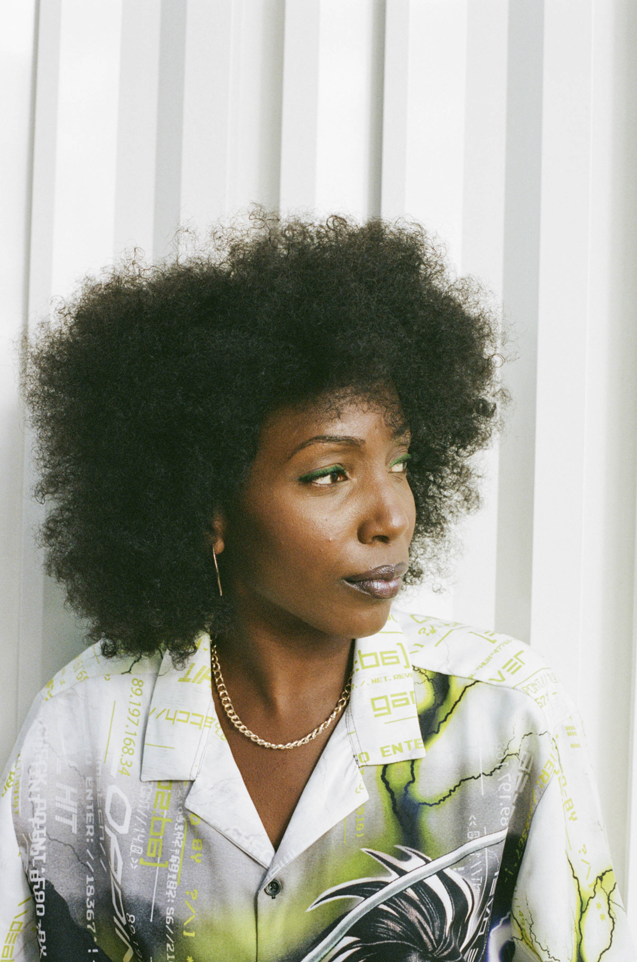 actor Tamara Lawrance large photo