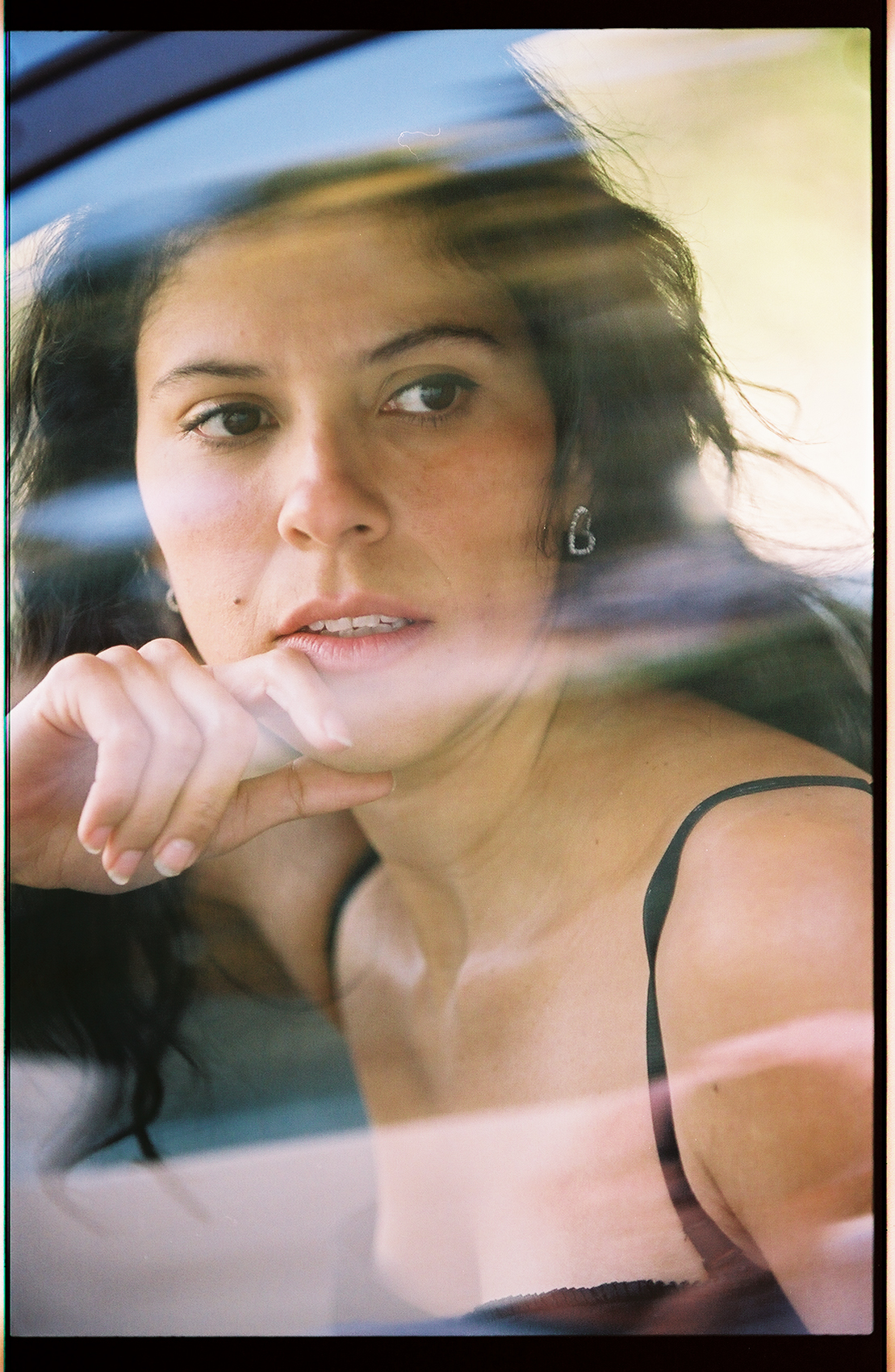 actor Karen Bethzabe large photo