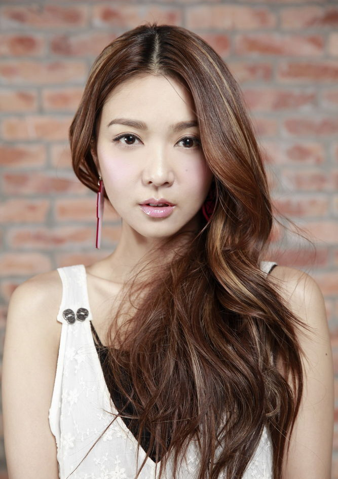 actor Fiona Sit large photo