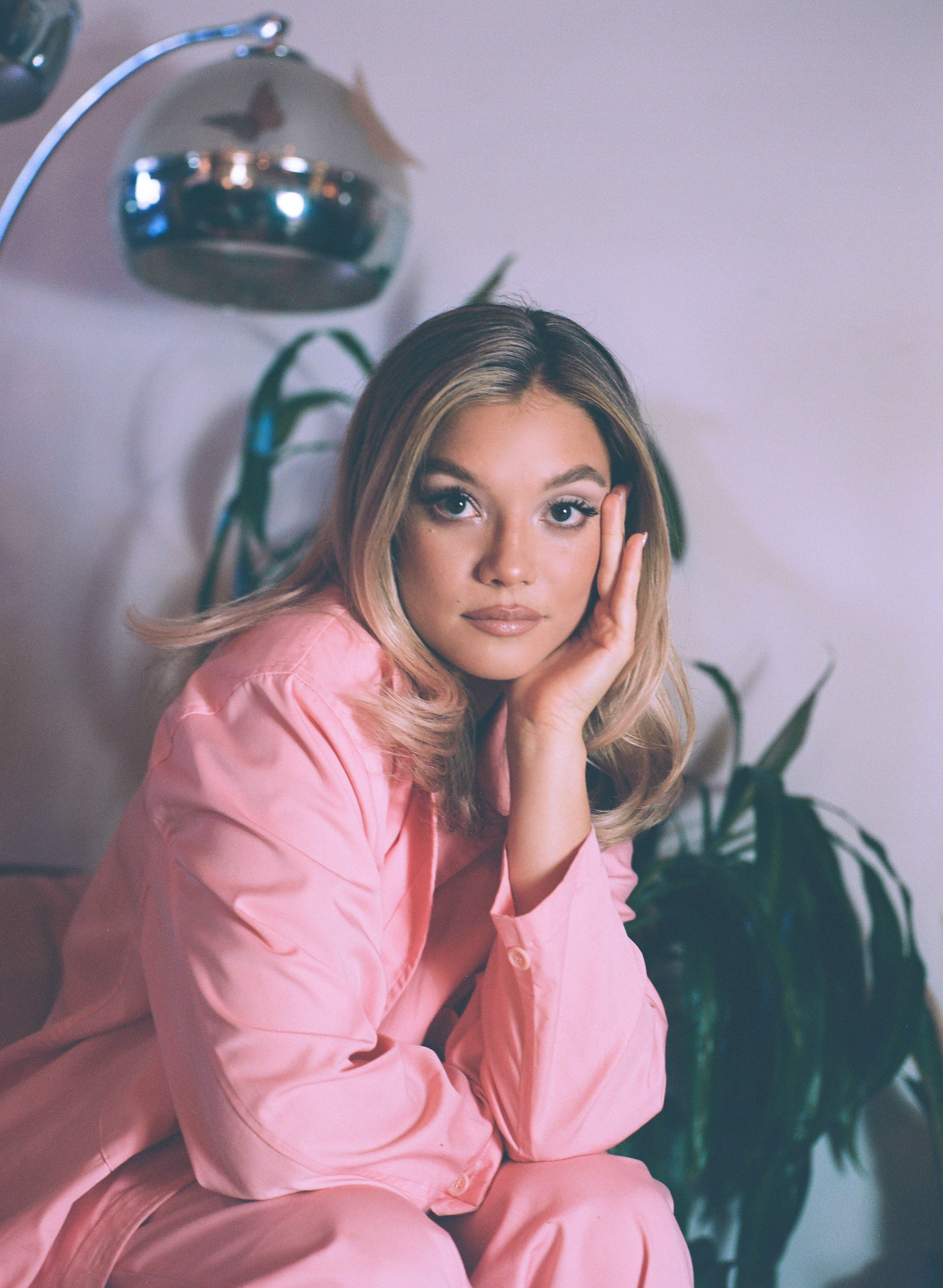 actor Amalia Williamson large photo