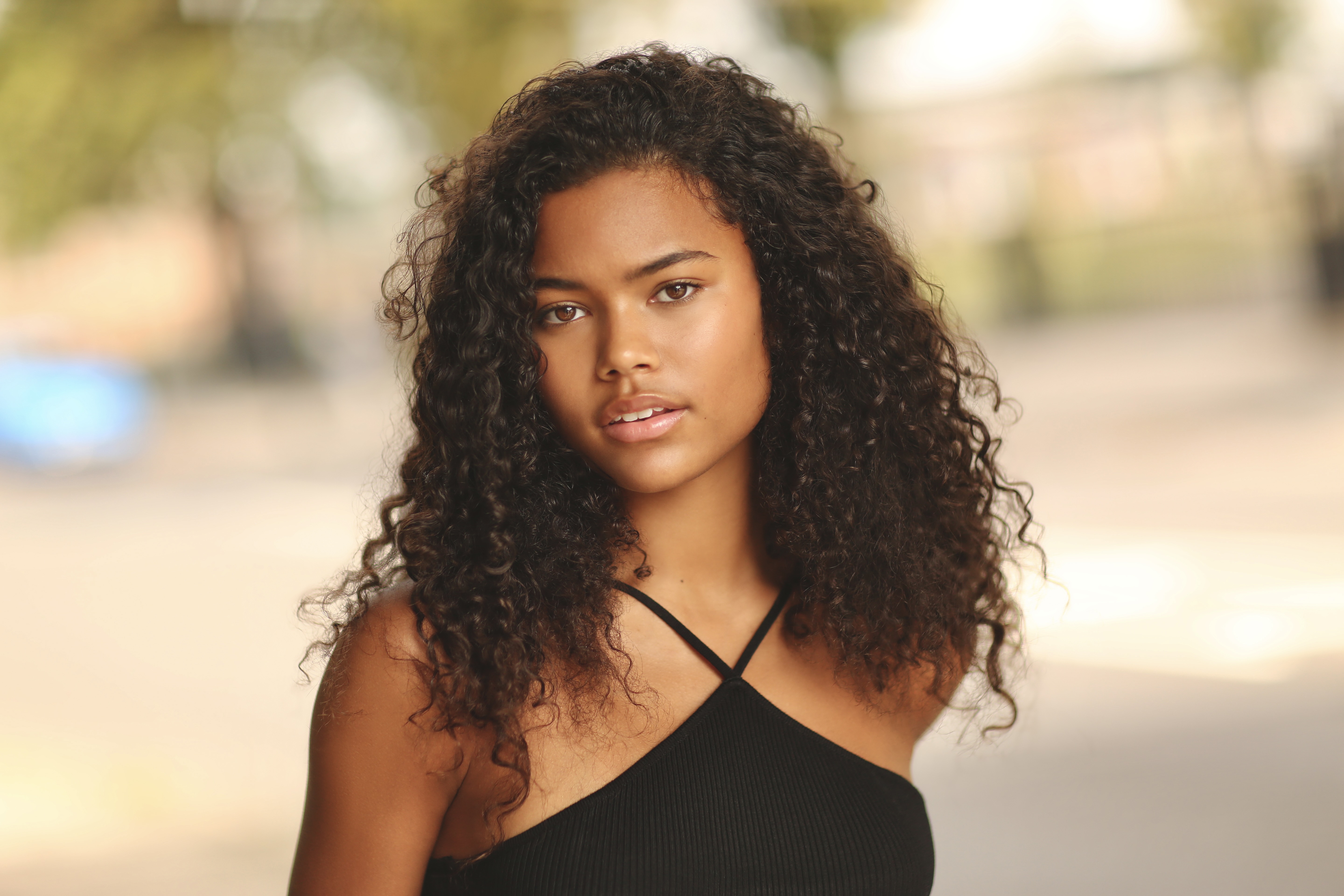 actor Tamara Smart large photo