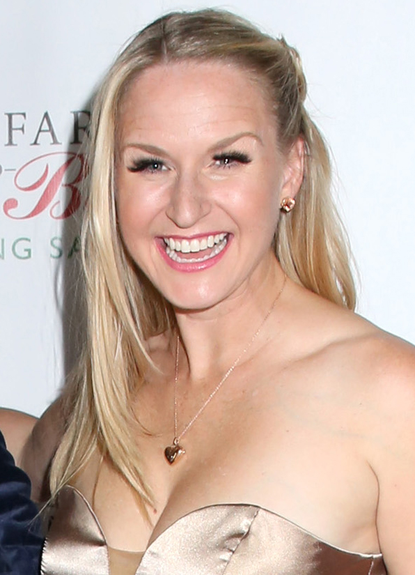 actor Jenn Gotzon large photo