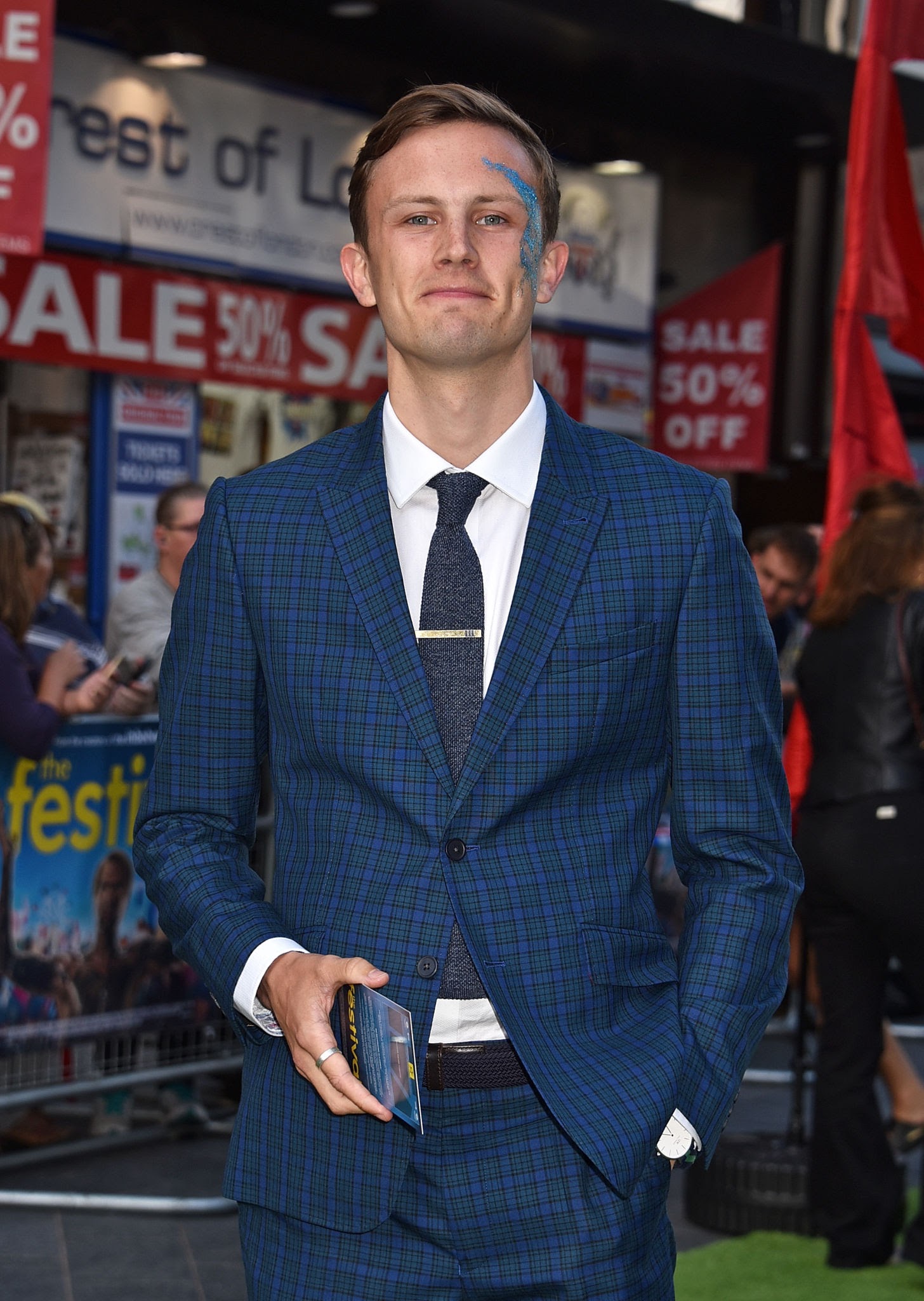 actor Hugh Coles large photo