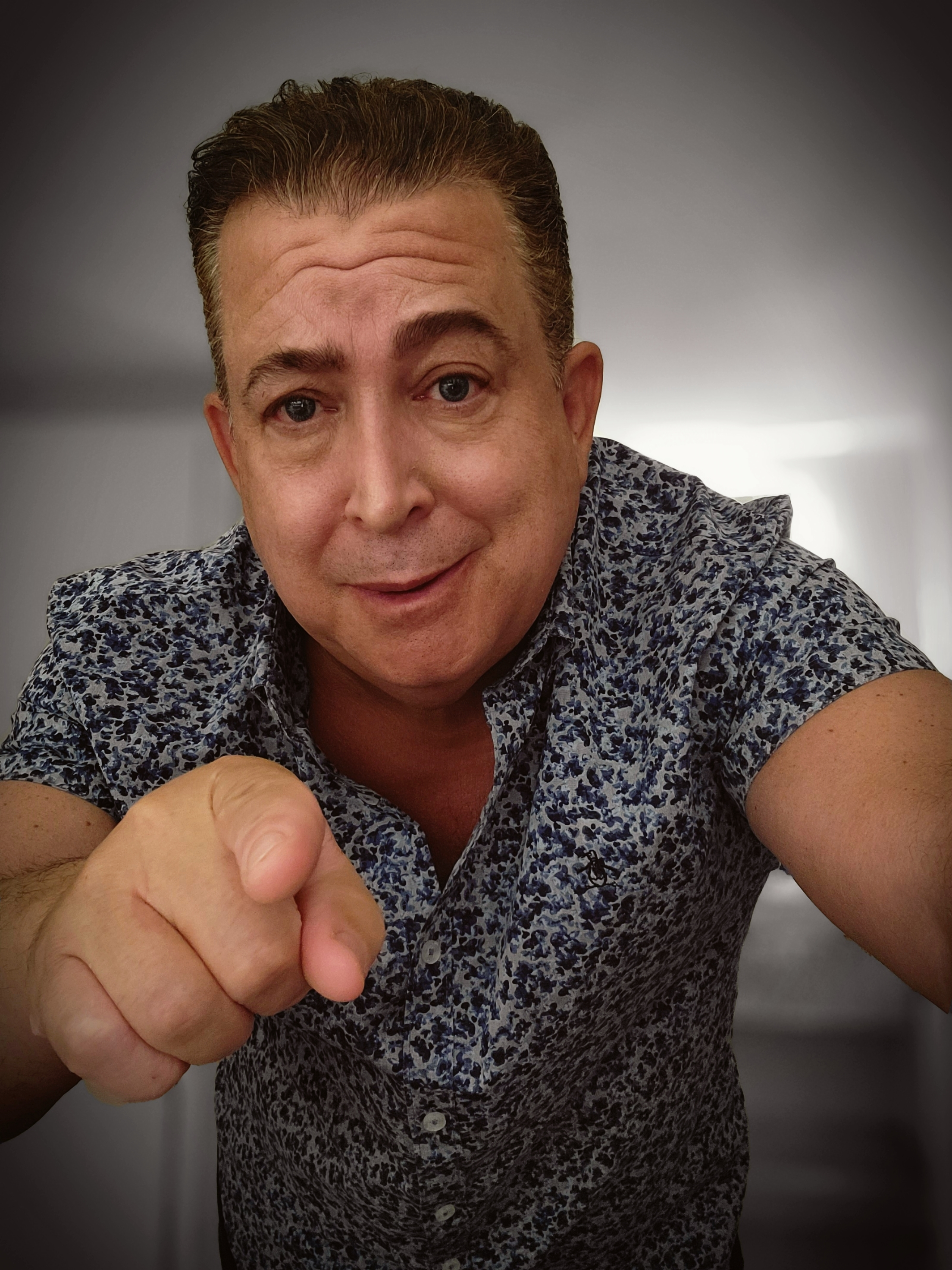 actor Michael Matera large photo