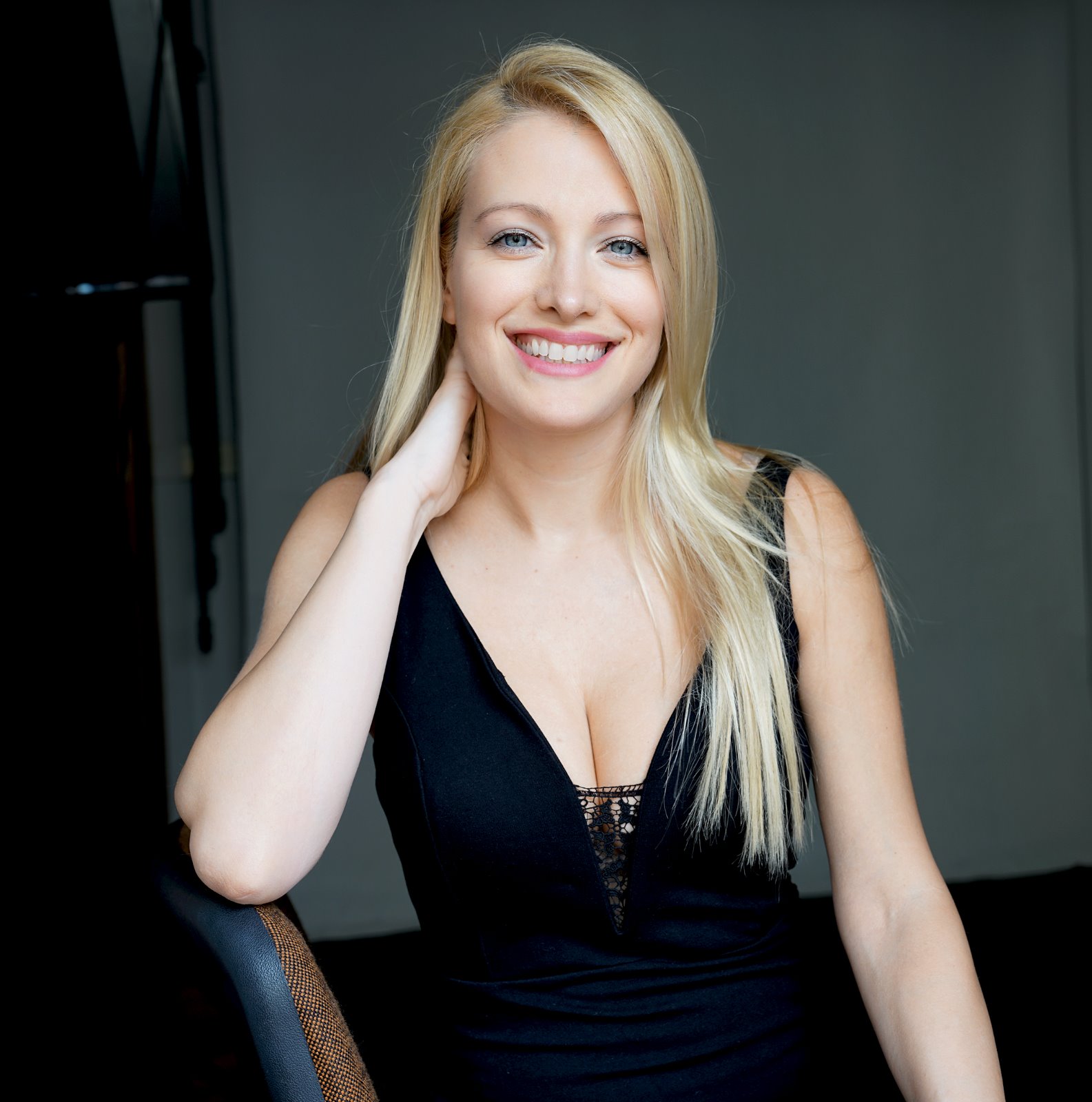 actor Esmeralda Spadea large photo