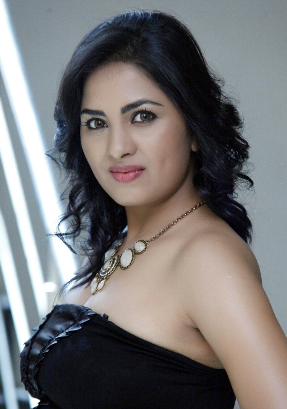 actor Srushti Dange large photo
