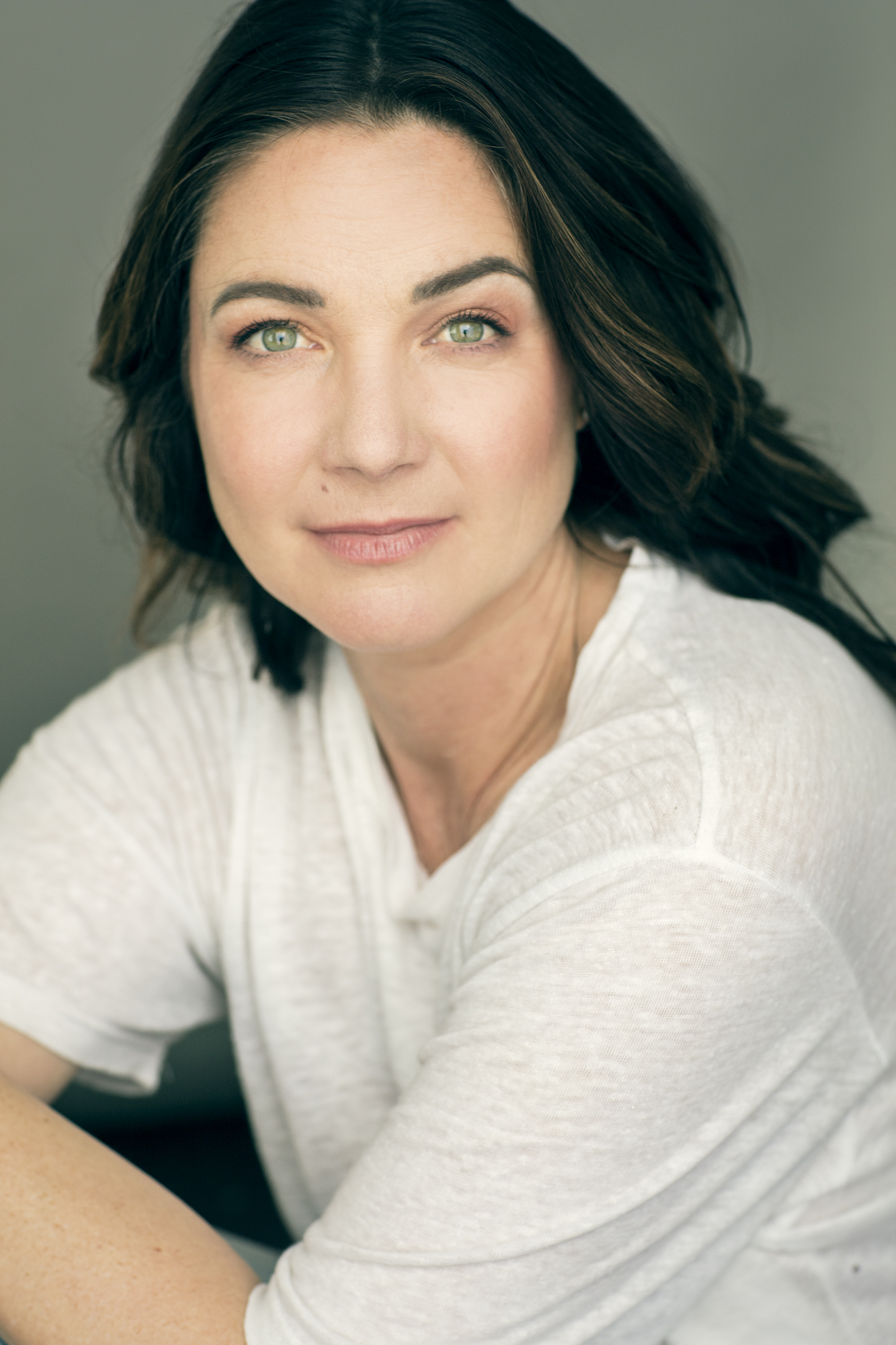 actor Claire Chitham large photo