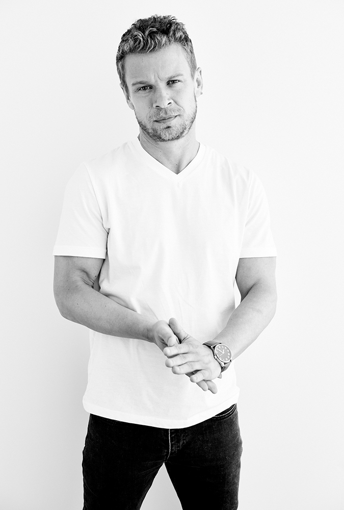 actor Jesse Luken large photo