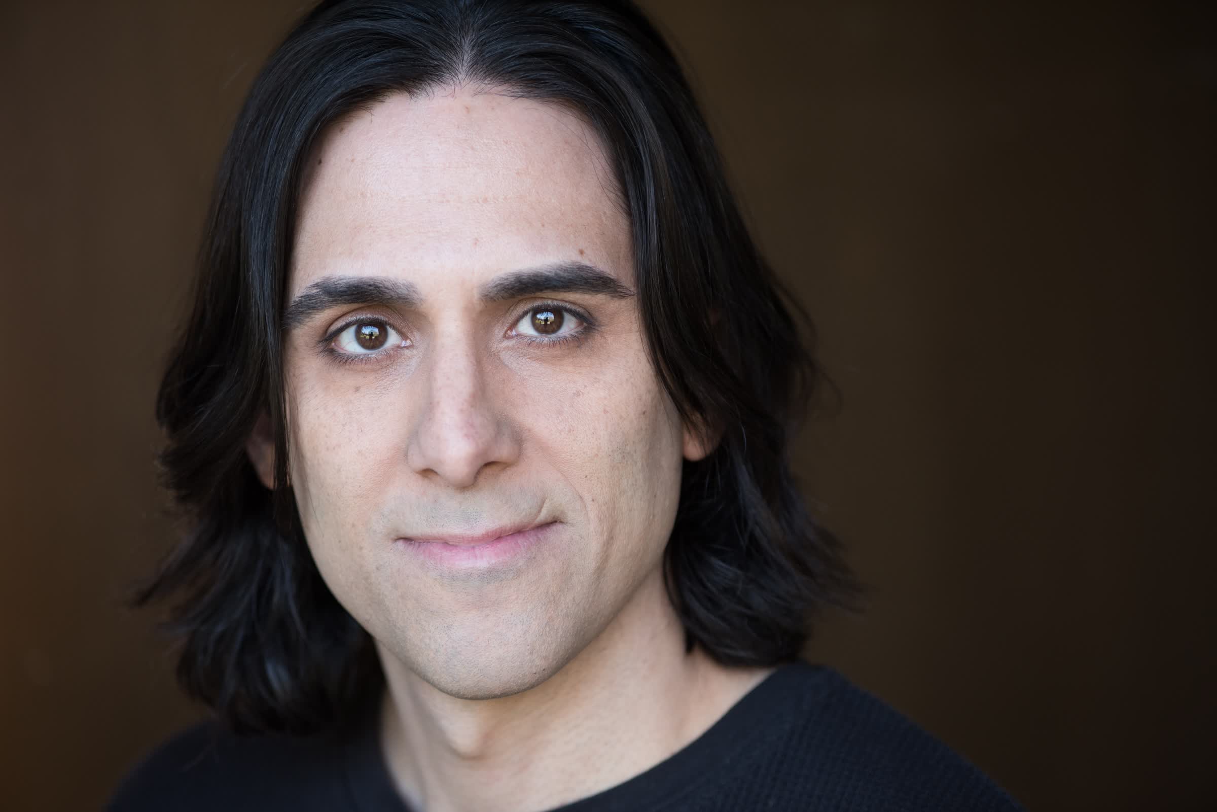 actor Lorenzo Leonard large photo