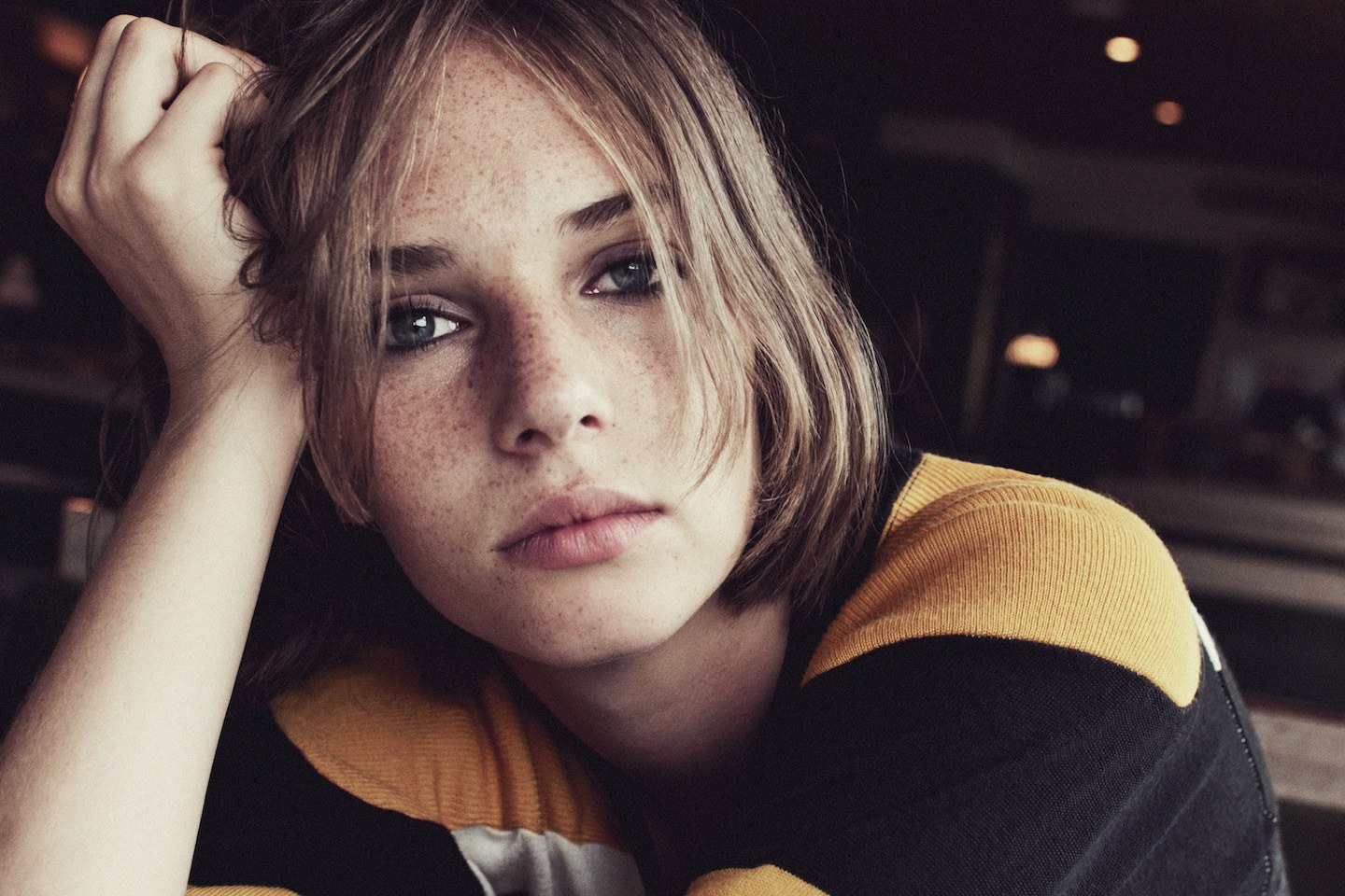 actor Maya Hawke large photo