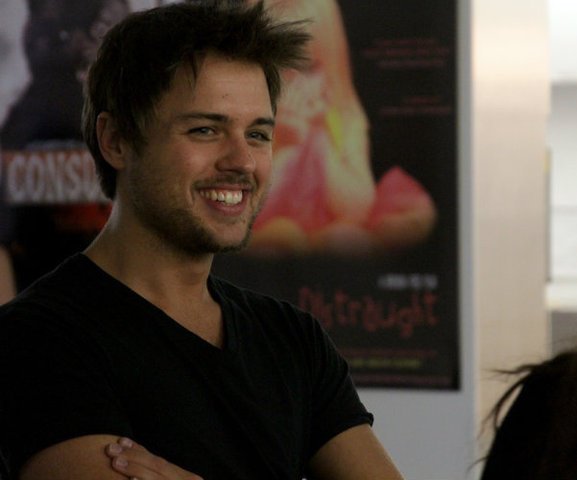 actor Aaron Burt large photo