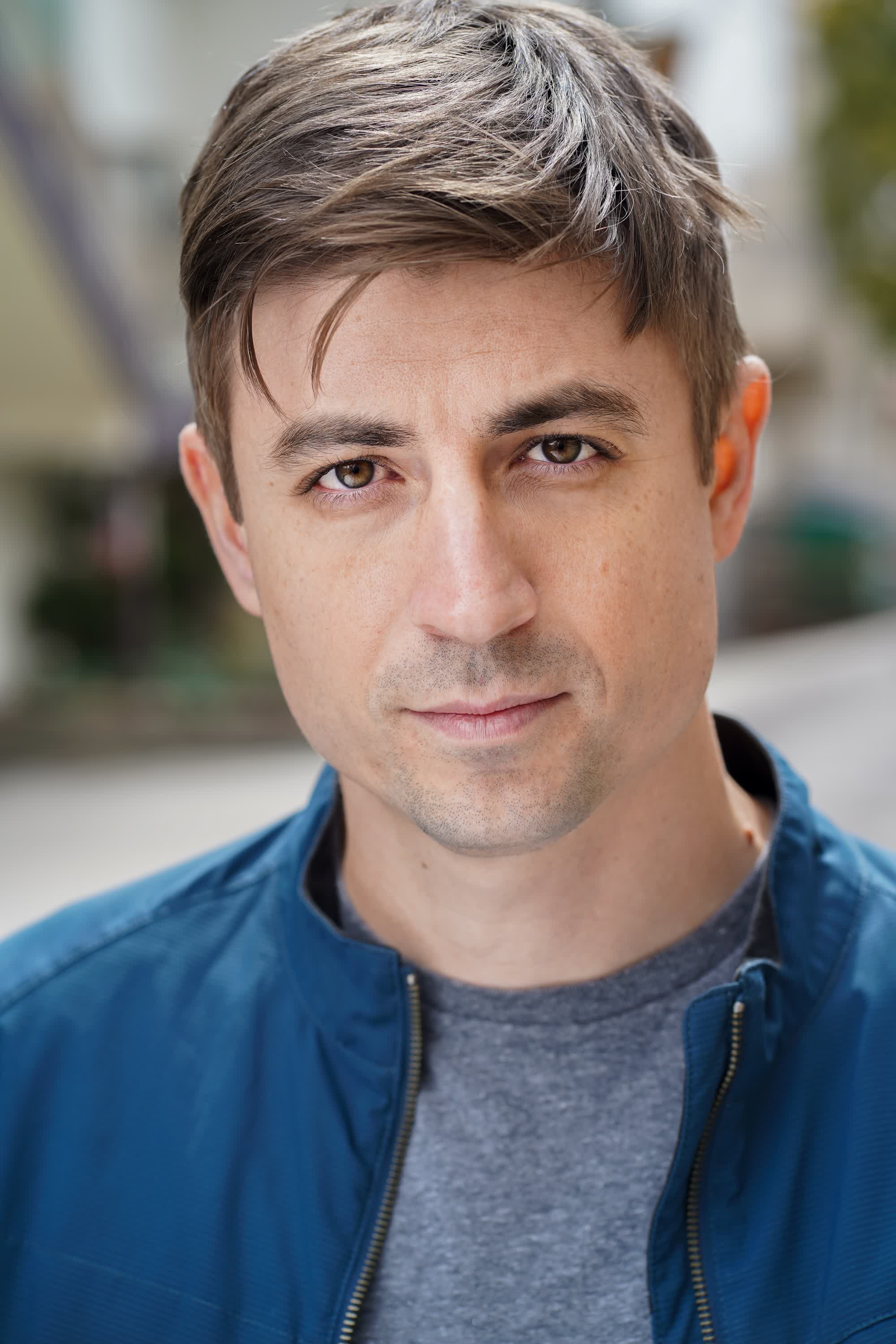 actor Eli Godfrey large photo