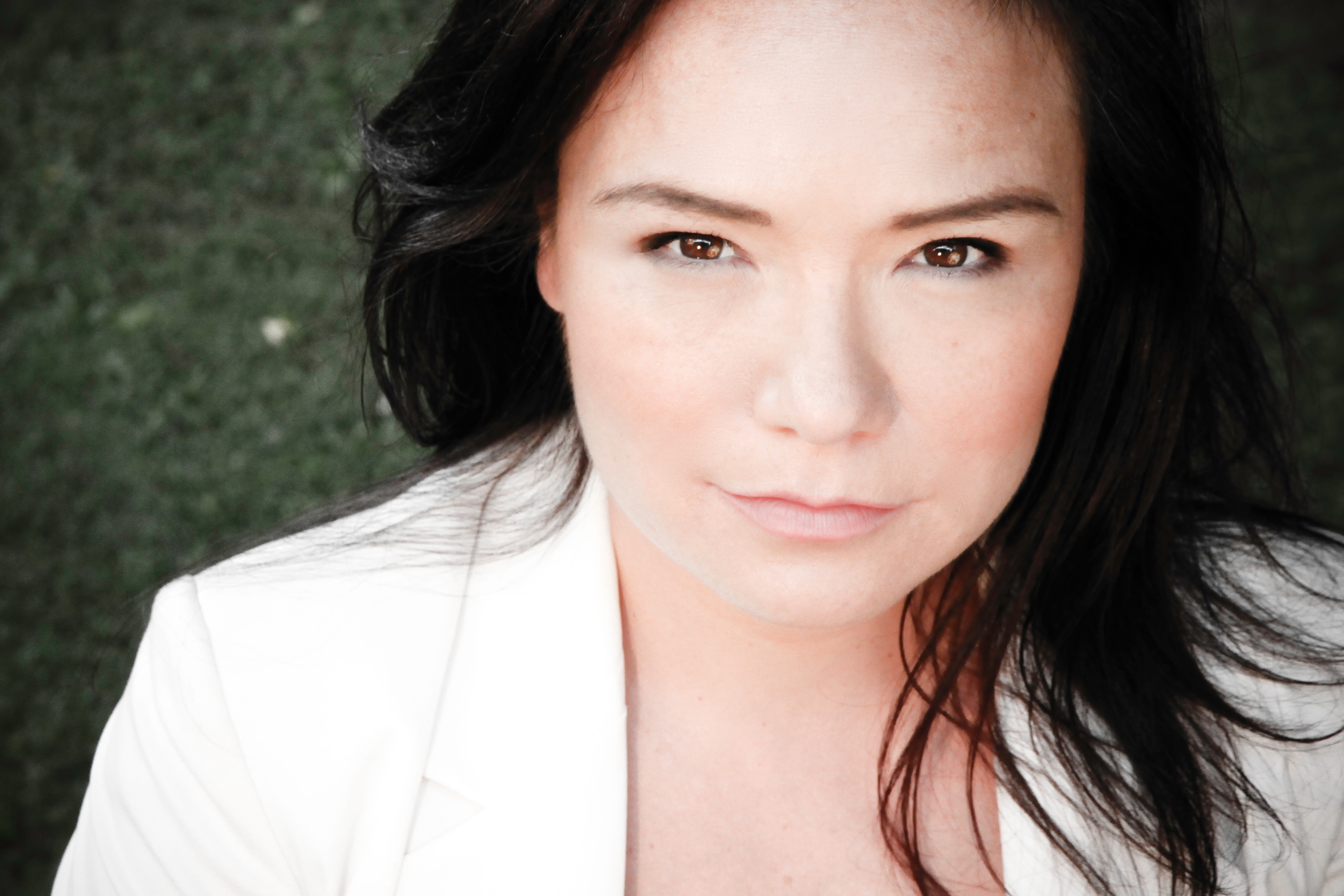 actor Jennifer Podemski large photo