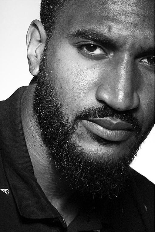 actor Jonas Dinal large photo