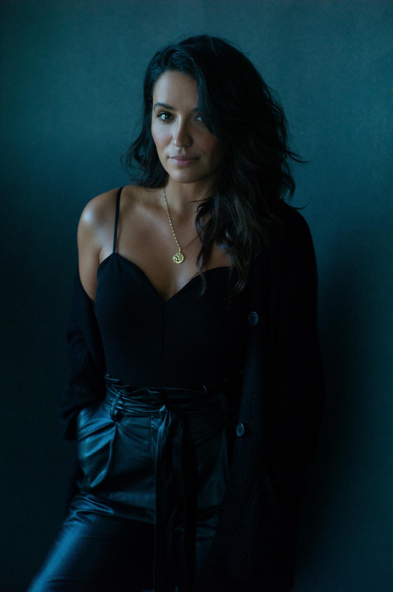 actor Kerry Bennett large photo