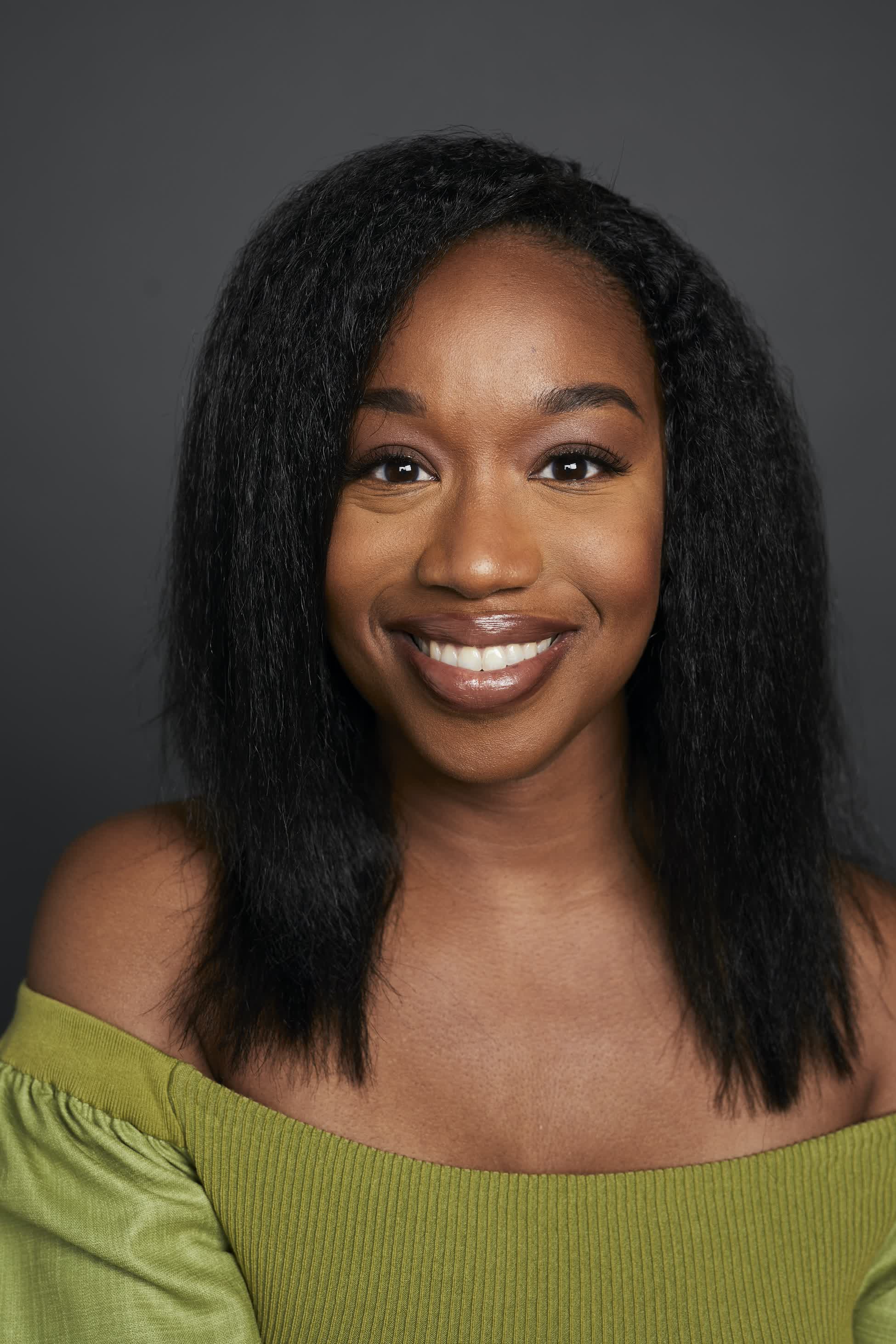 actor Maya Lynne Robinson large photo