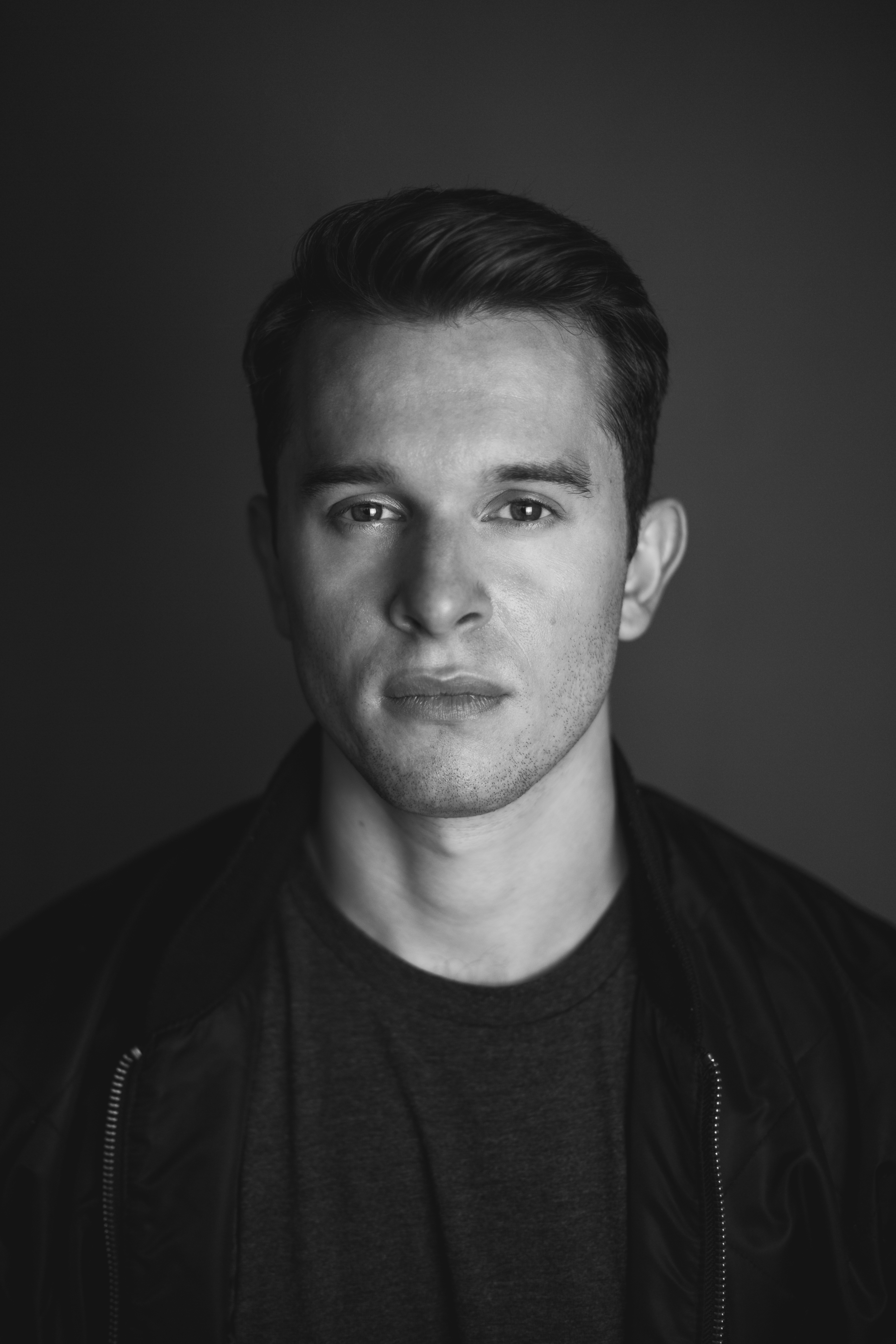 actor Mitch Ainley large photo