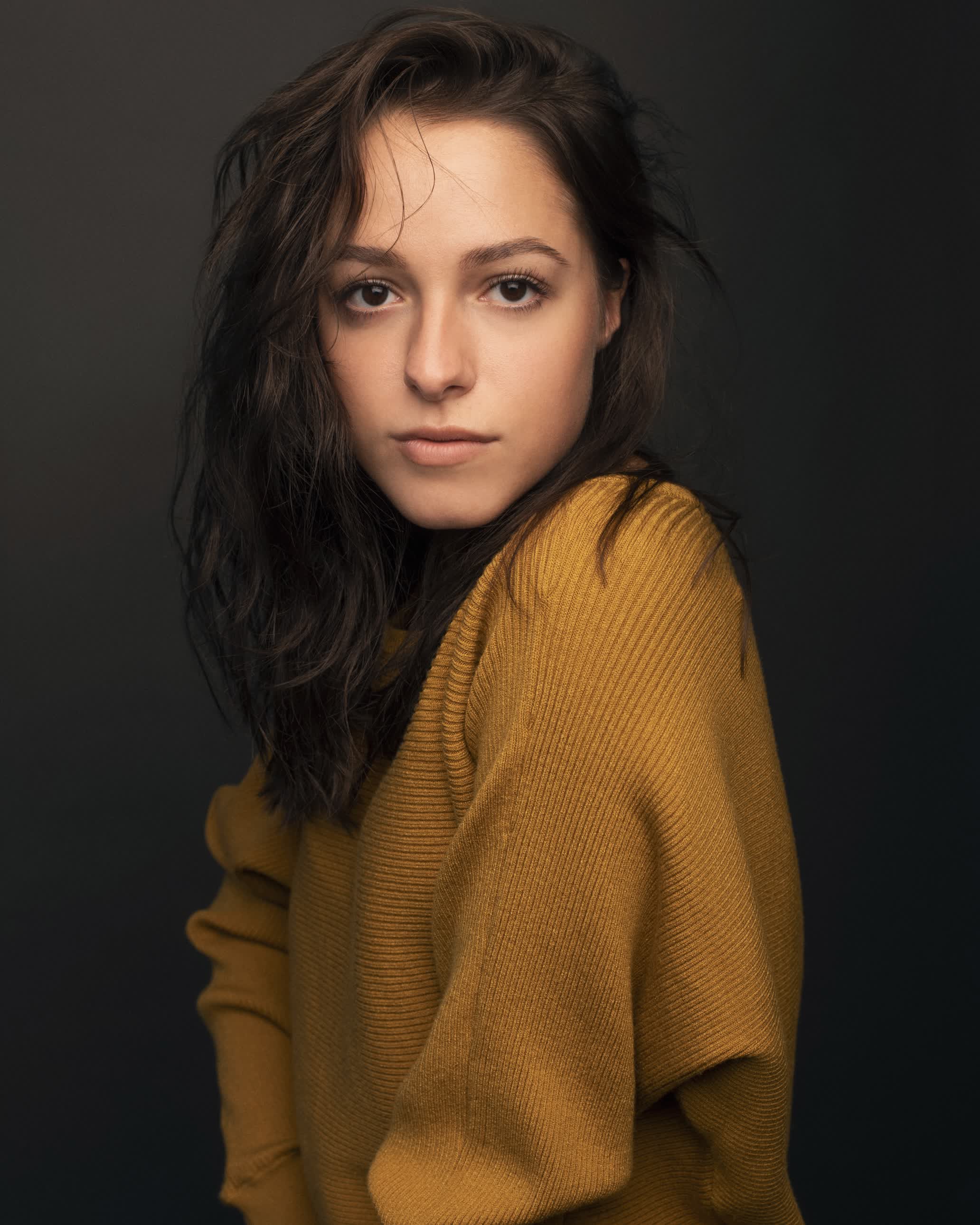 actor Lily Talevski large photo