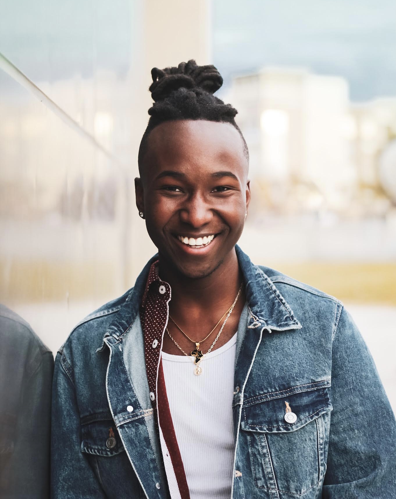 actor Ahaise large photo