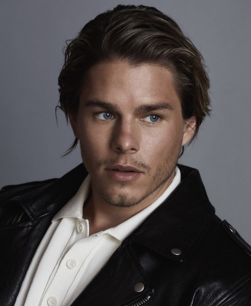 actor Jake Manley large photo