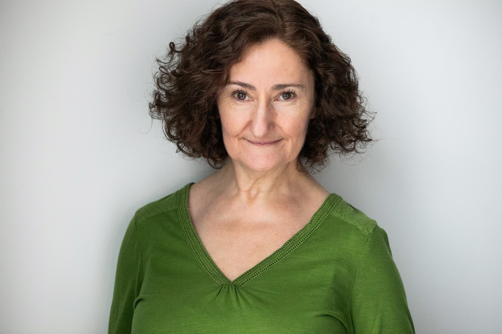 actor Sarah Finigan large photo