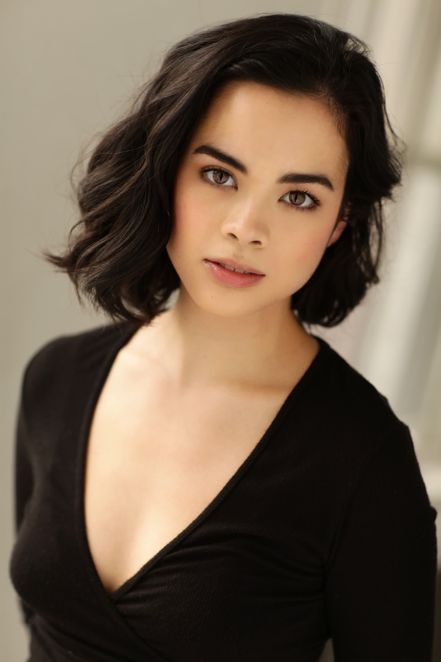 actor Julia Rehwald large photo