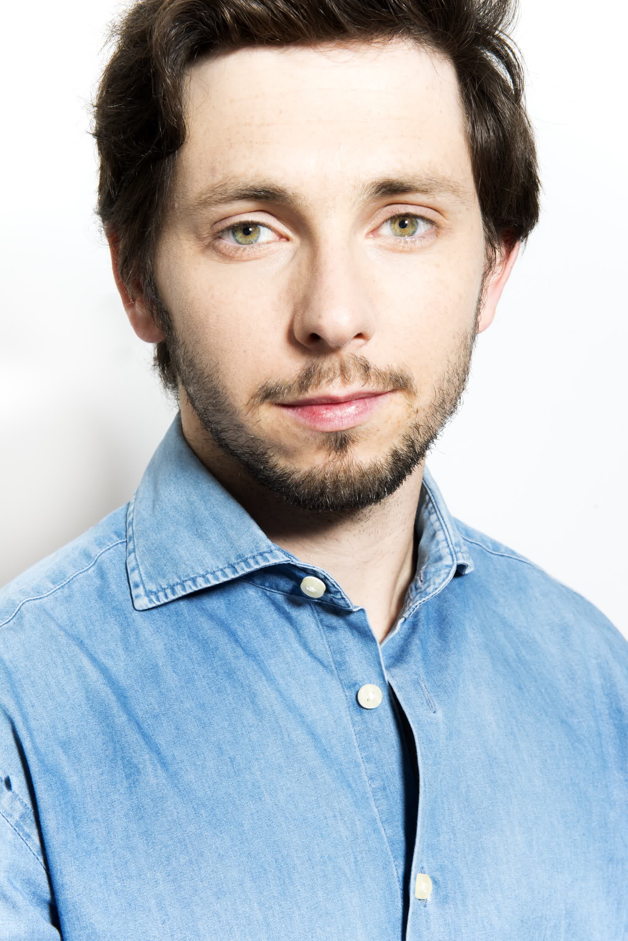 actor Carlos Malvarez large photo