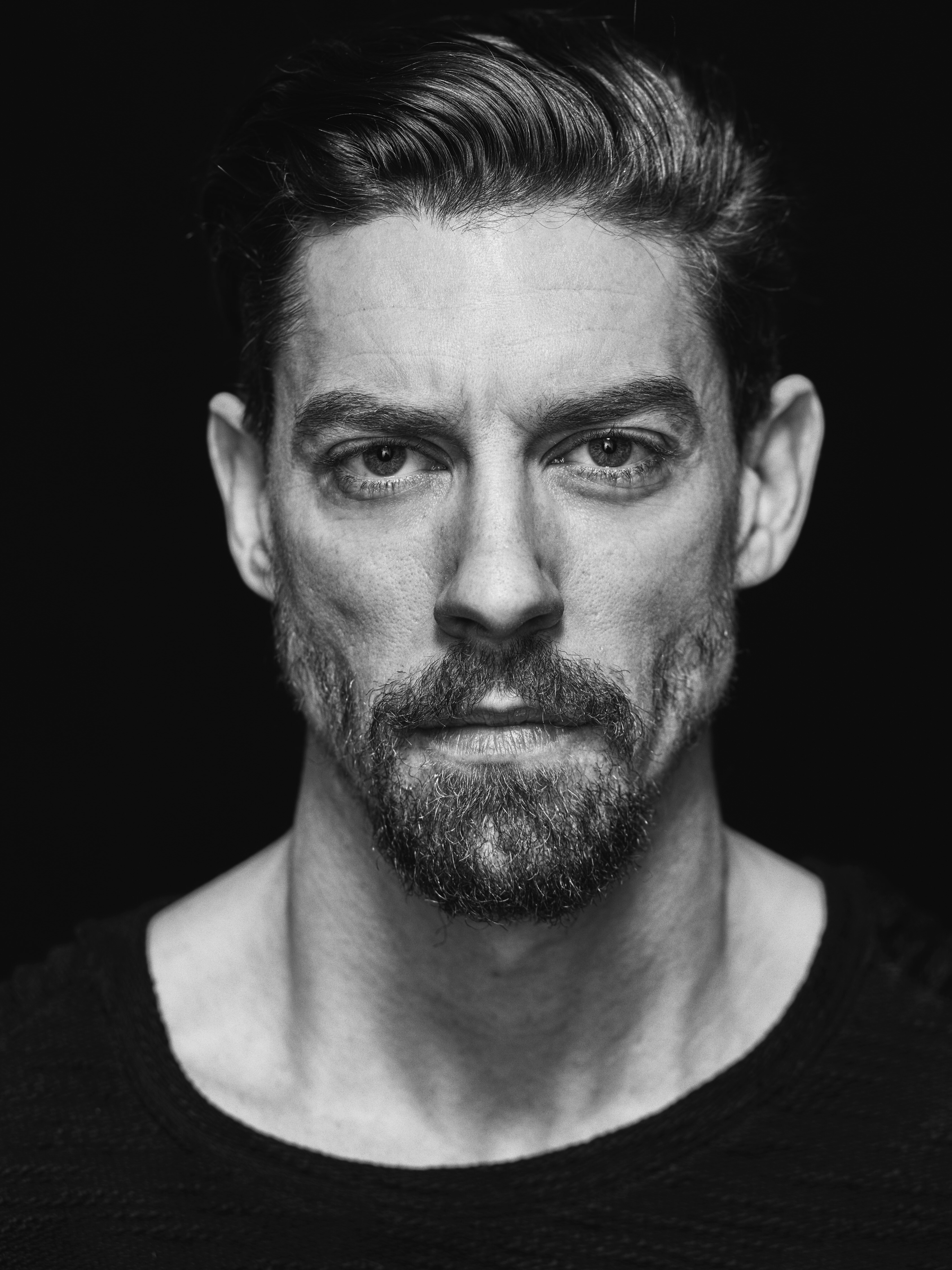 actor Adrián Lastra large photo