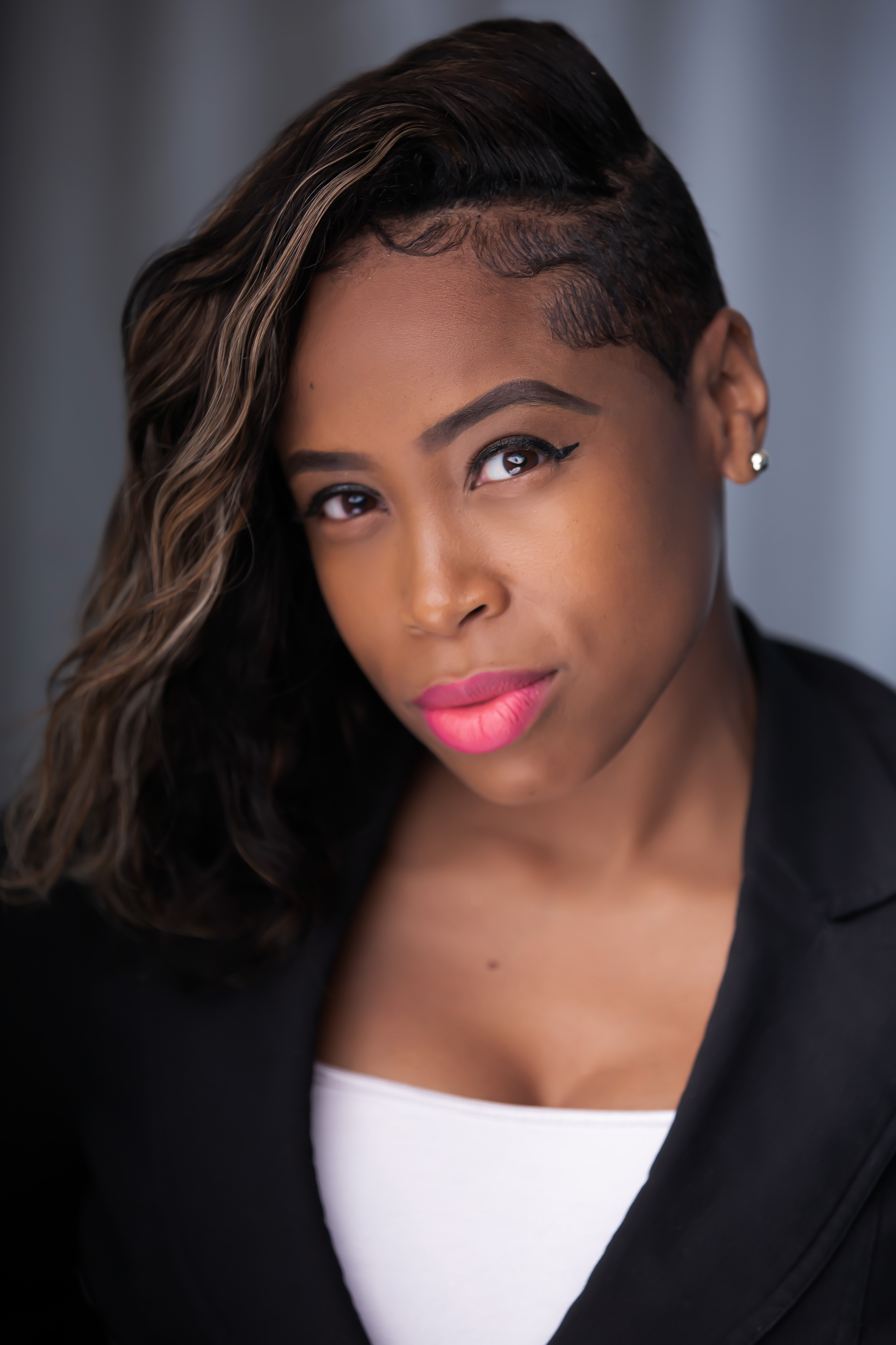 actor Kristen Kinder large photo