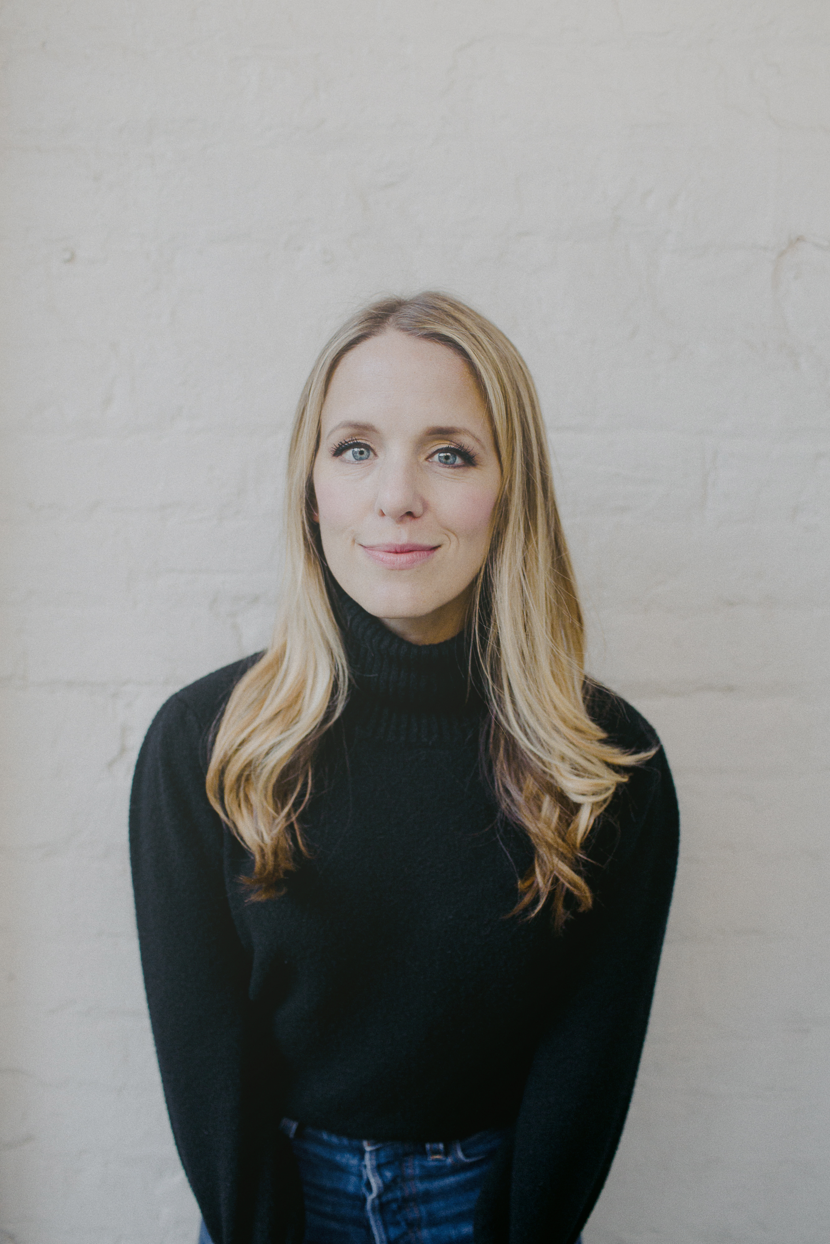 actor Elizabeth Newcomer large photo