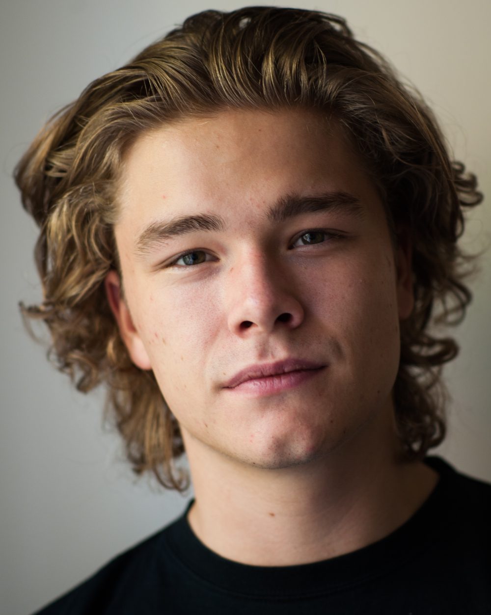 actor Jonas Hoff Oftebro large photo