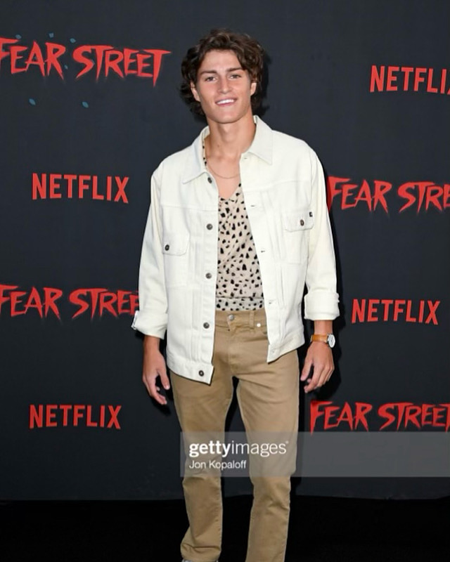 actor Brandon Spink large photo