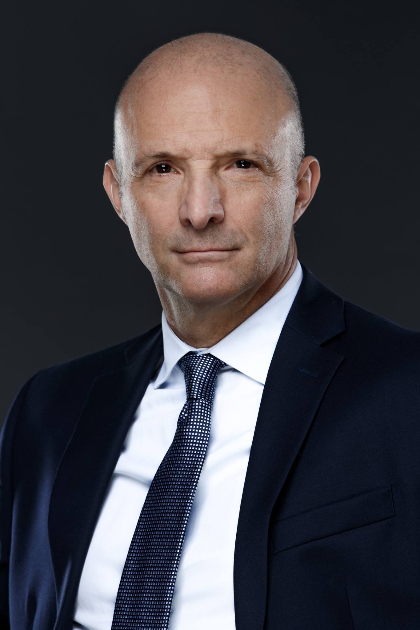 actor Frank Cassini large photo