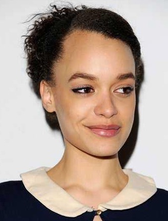 actor Britne Oldford large photo