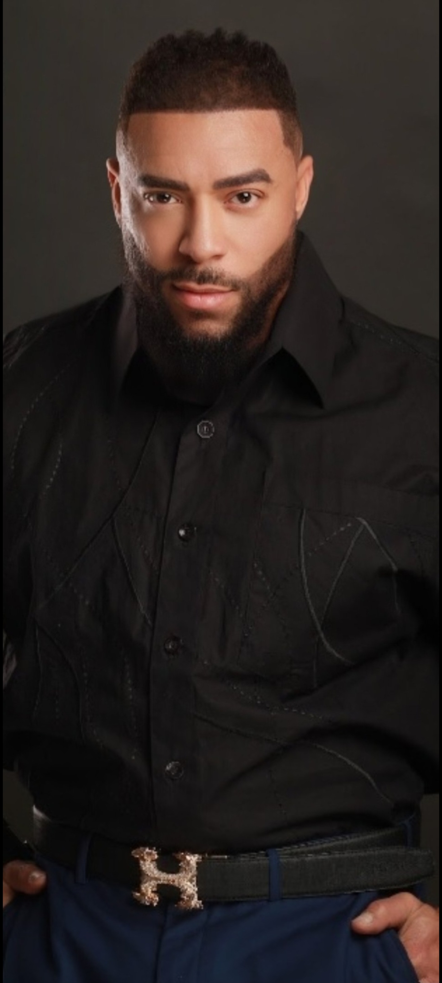 actor Robert Dobson large photo