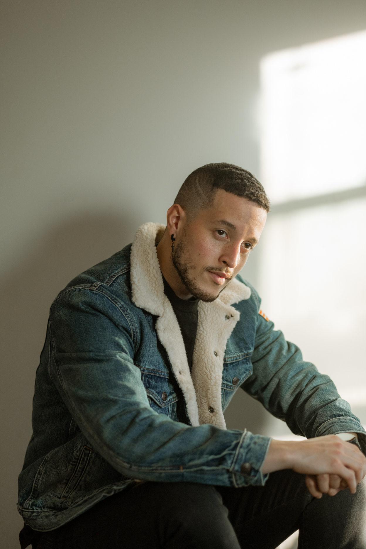 actor Manny Ureña large photo