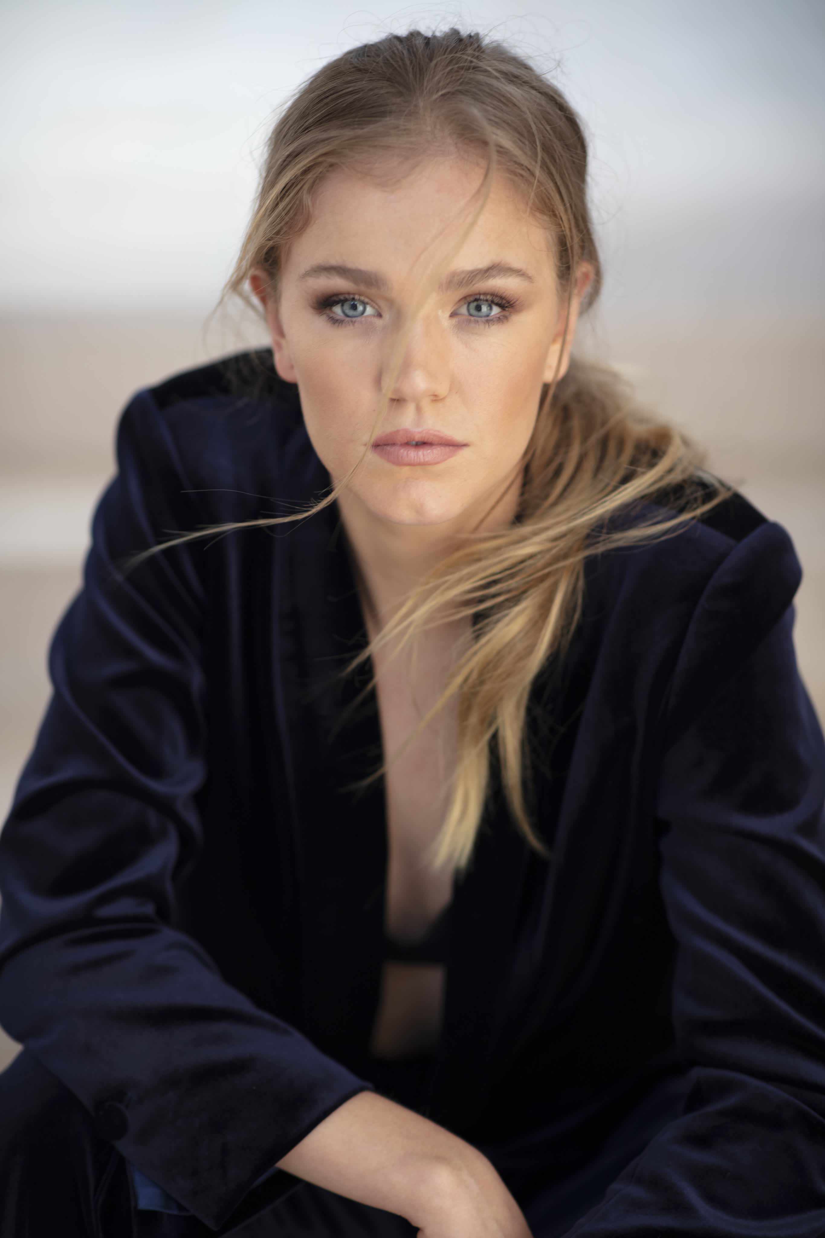 actor Sophia Forrest large photo