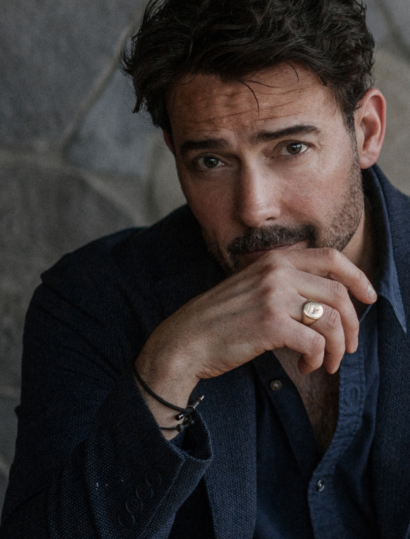 actor Andrew Bowen large photo