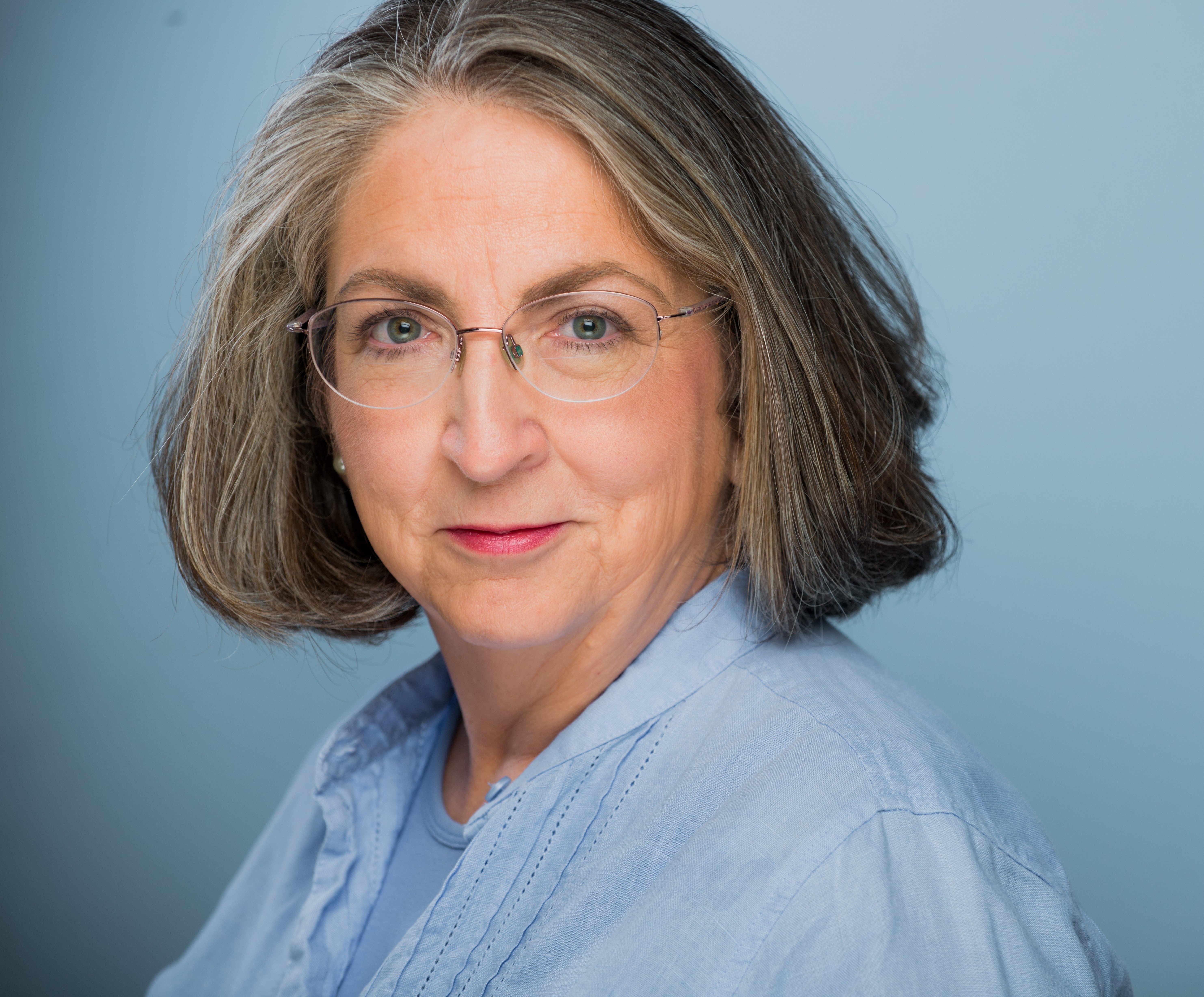 actor Gretchen Dickason large photo